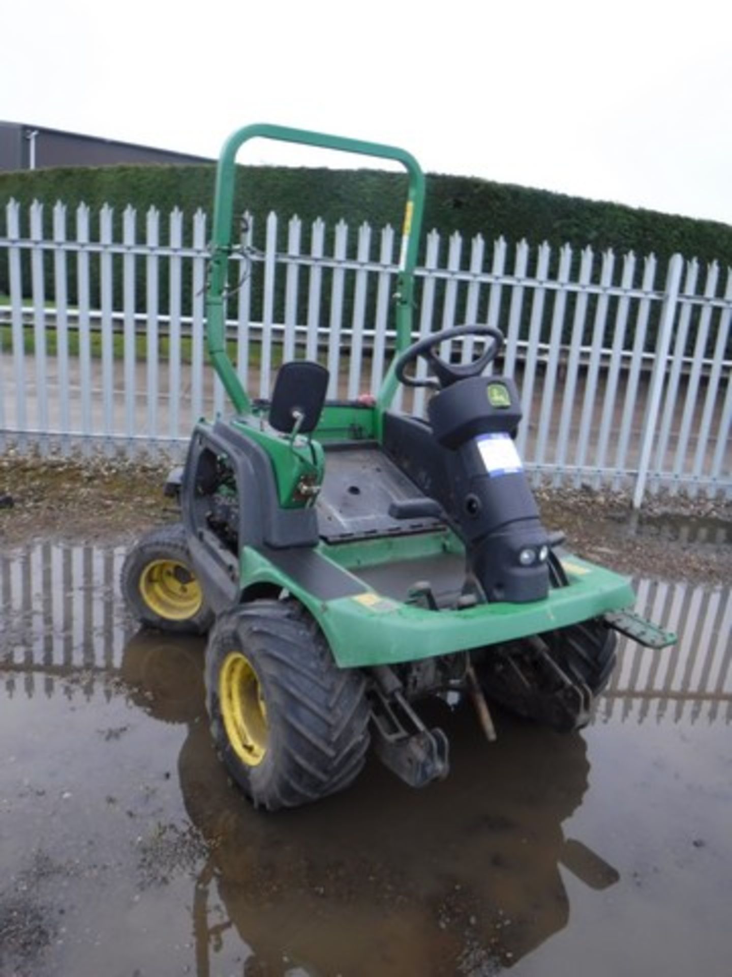 JOHN DEERE 1545 4wd mower. Reg No SP54 DOU Hrs unknown. Documents in office. **NON-RUNNER,