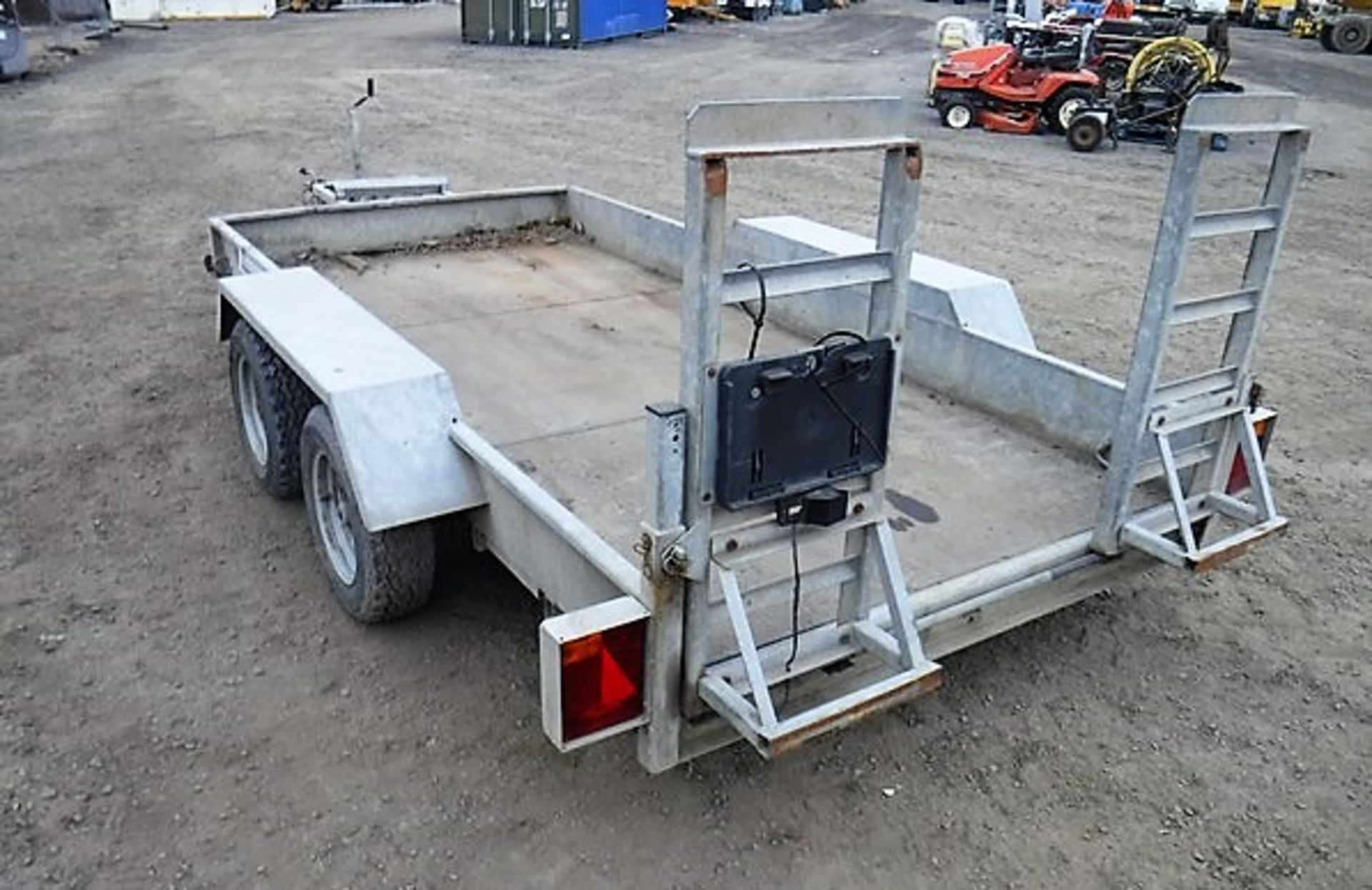 INDEPSENSION 12&#39; x 6&#39; twin axle plant trailer c/w steel ramps. Asset No P830002 S/ - Image 2 of 4