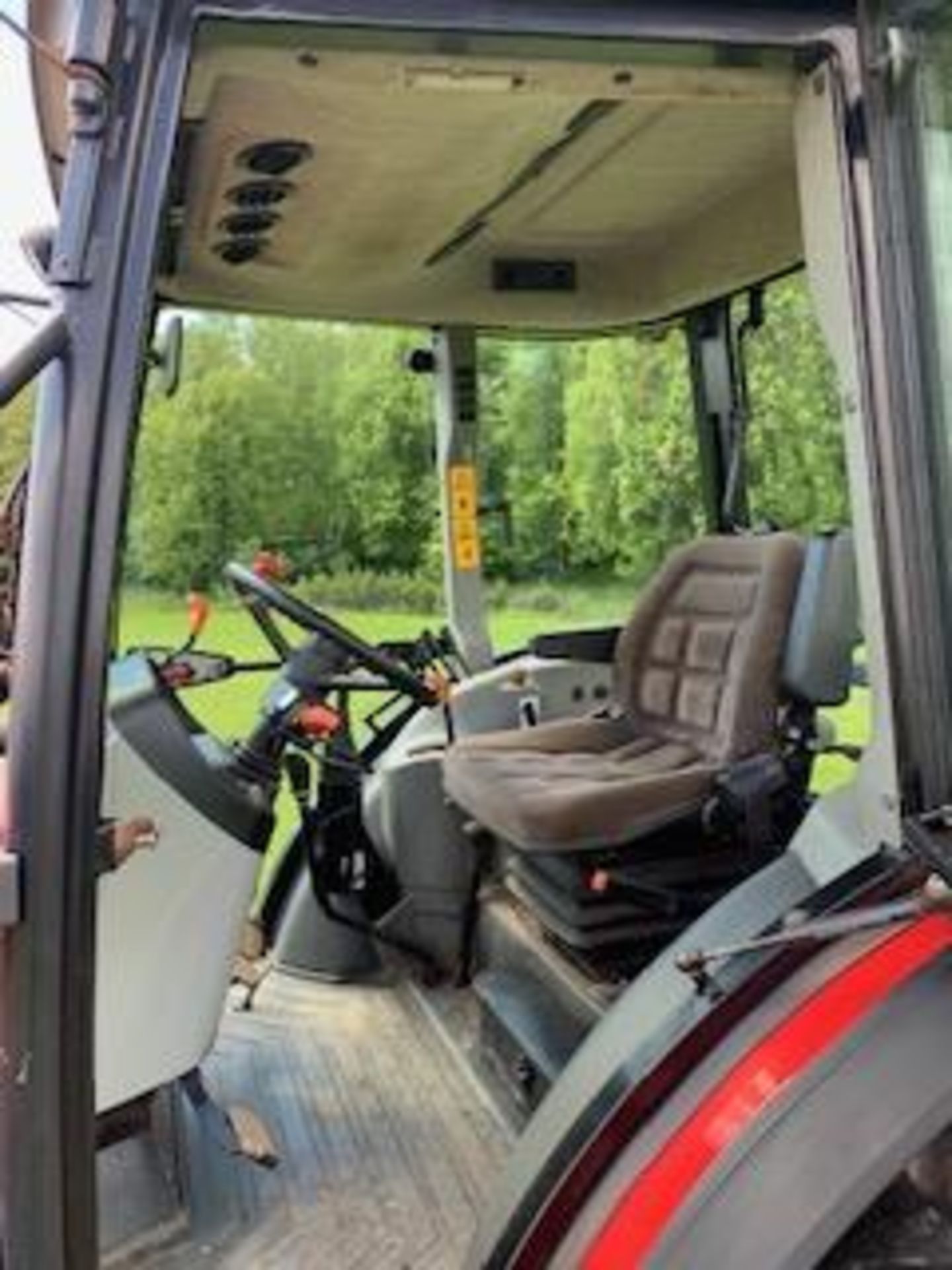2008 Massey Ferguson 3625 4WD Tractor c/w MF 920 loader only 549hrs (not verified) SN - T - Image 9 of 11