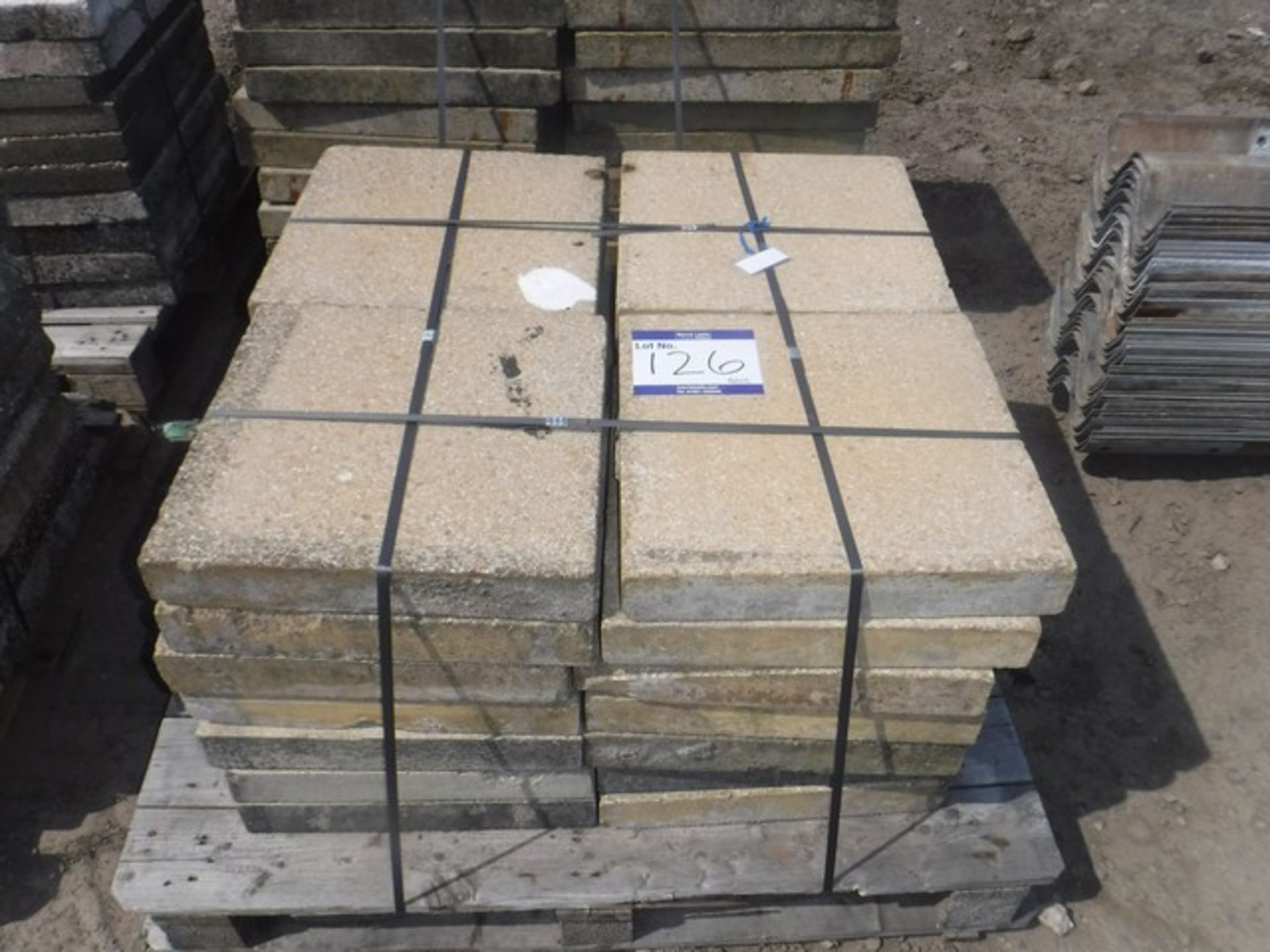 Perfecta paving, 28 on pallet, 445x 445x 65 mm
