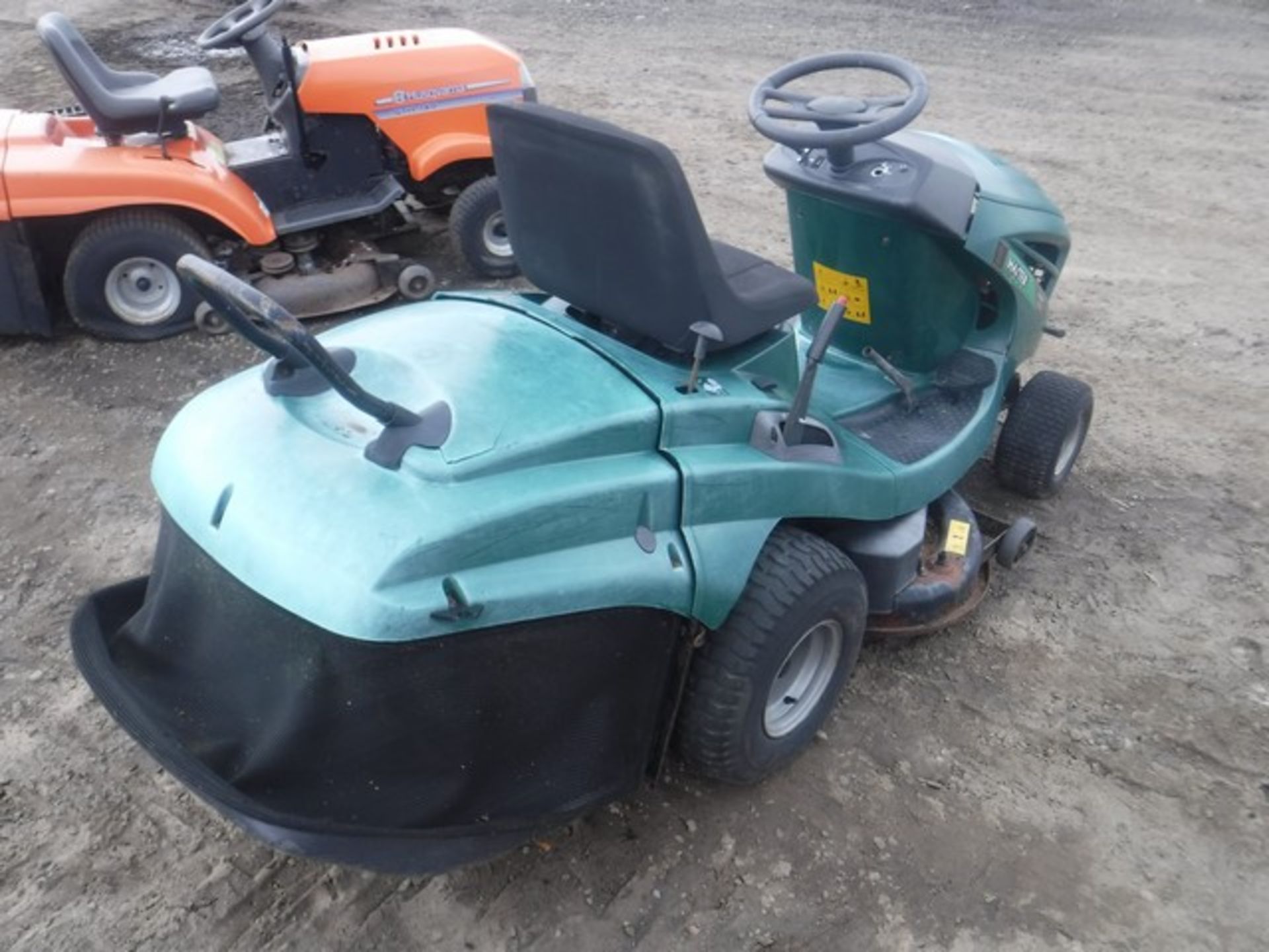 HAYTER RS102H ride on mower. No engine - Image 2 of 2