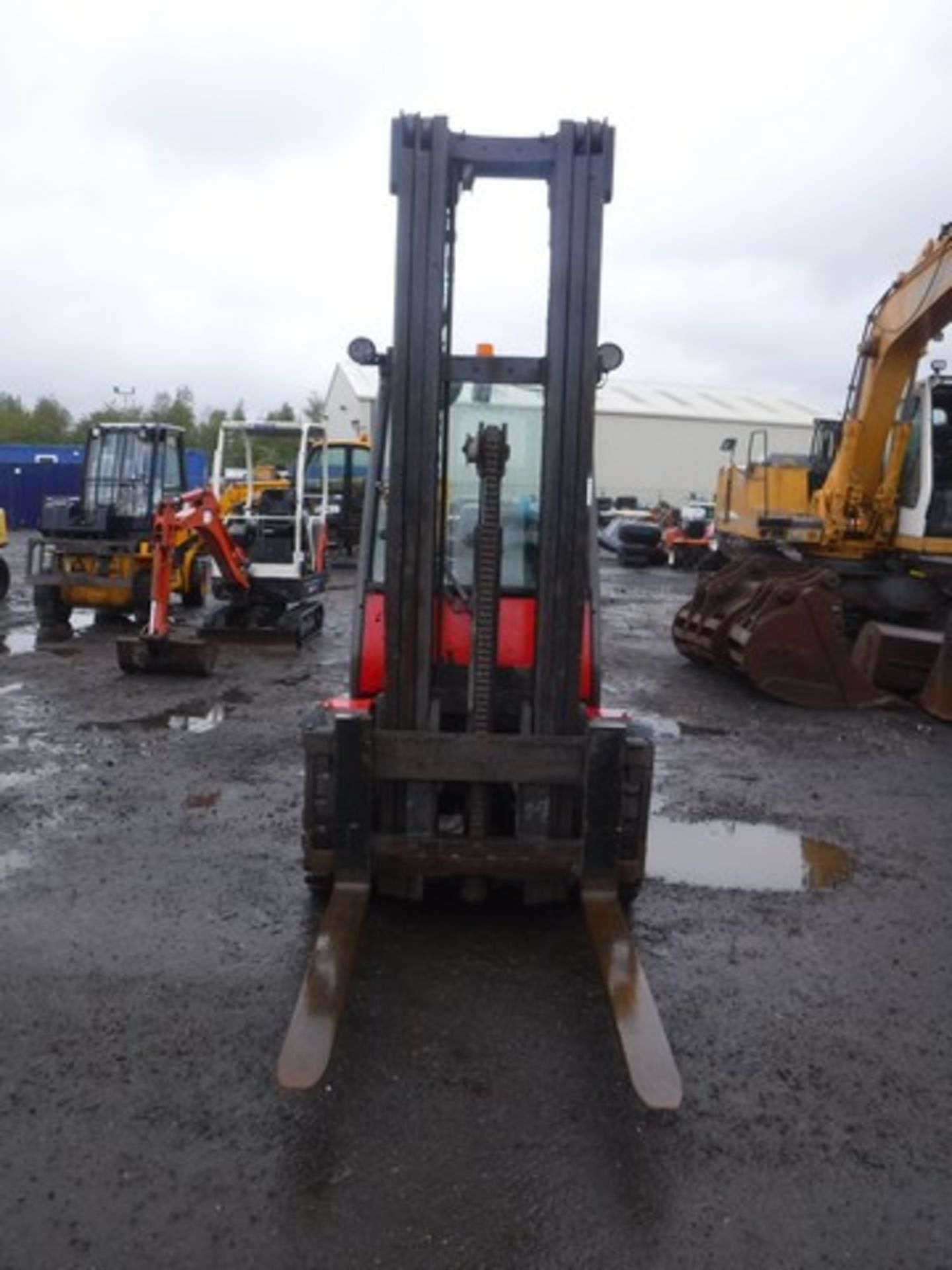 1999 STEINBOCK CD30C diesel forklift. Loler certified. Certificate in office. New forks. L - Image 2 of 6