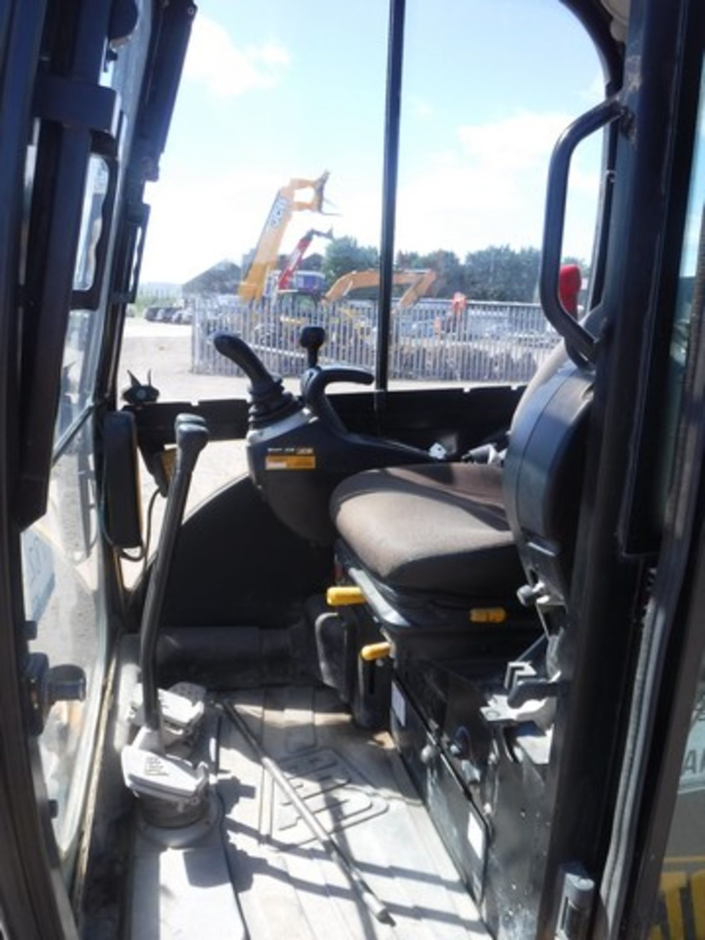 2014 JCB 8030 mini excavator c/w 1 bucket. 3154hrs. S/N 22144 - Image 7 of 8