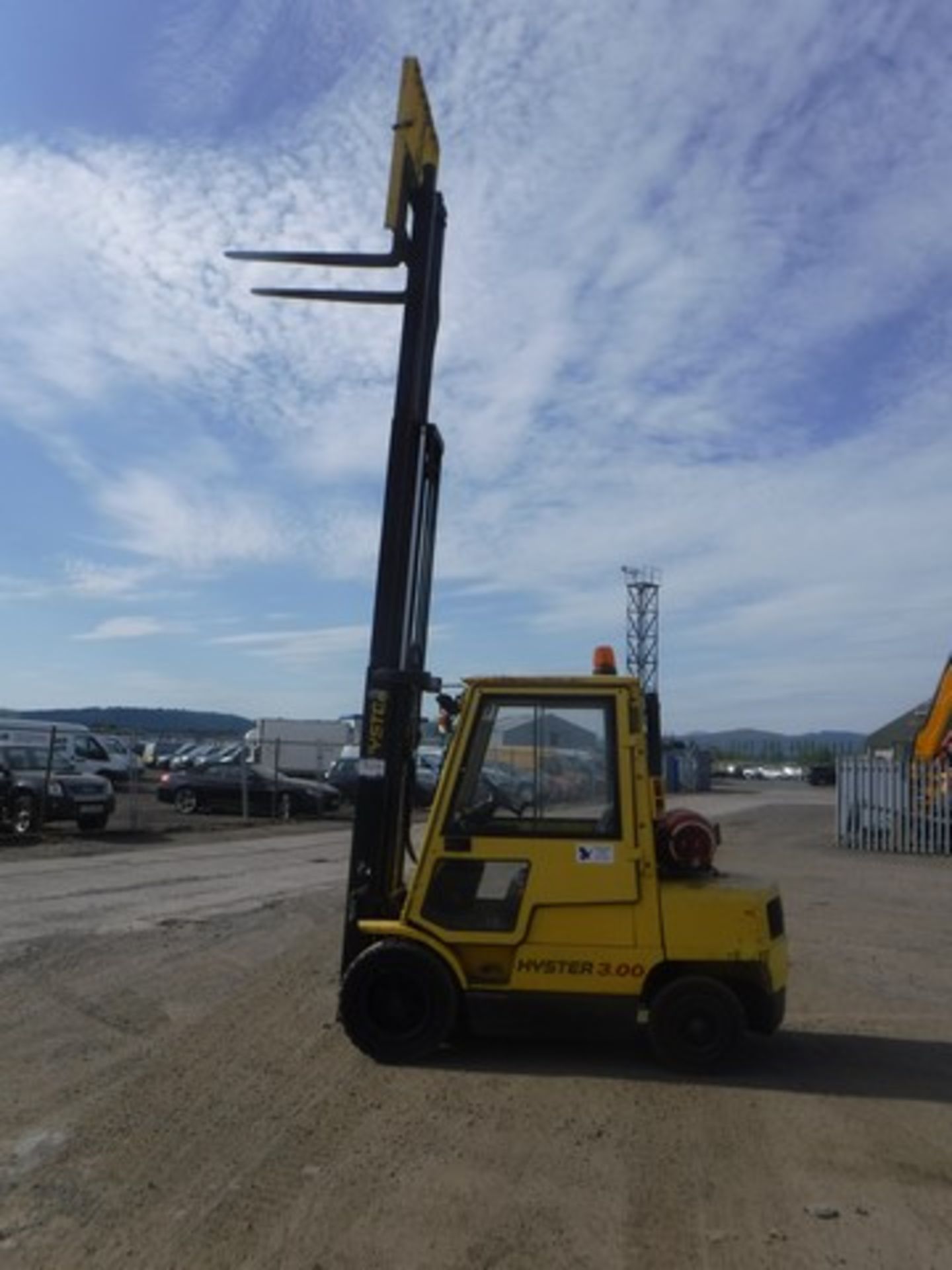 1999 HYSTER H3.00 LPG forklift 4451 hrs (not verified) SN - H177B09206W Asset - 727-9313