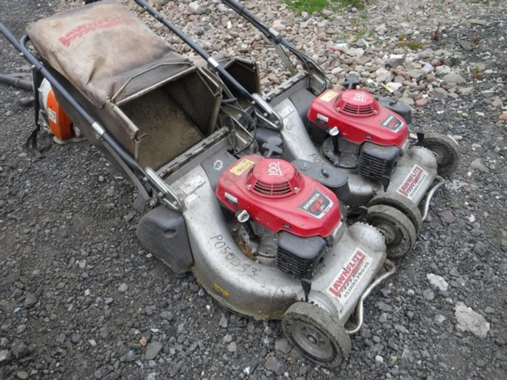 HONDA GXV160 petrol lawnmower x 2 - Image 2 of 2