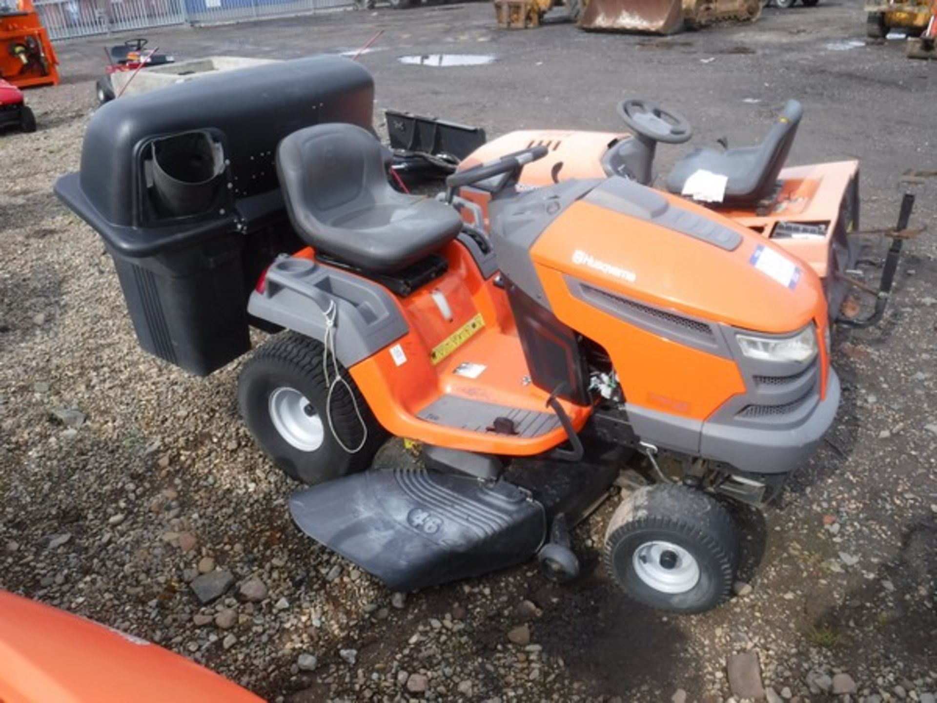 HUSWVARNA YTH200 ride on mower