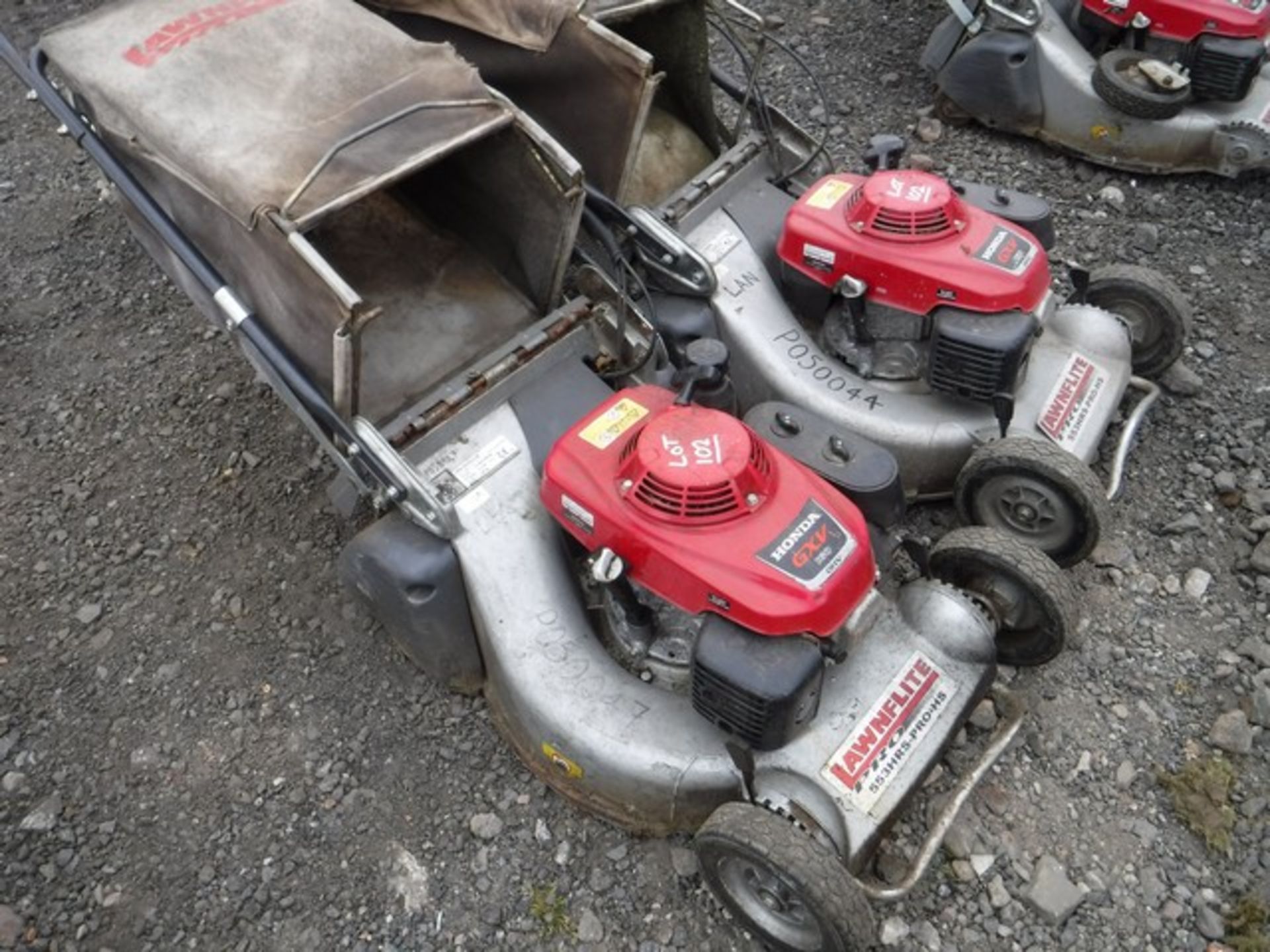 HONDA GXV160 petrol lawnmower x 2 - Image 2 of 2