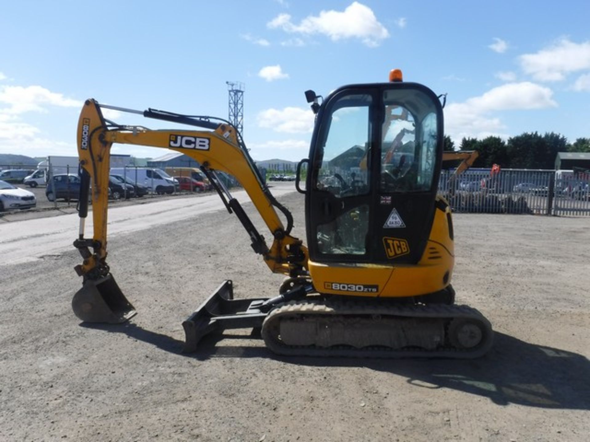 2014 JCB 8030 mini excavator c/w 1 bucket. 3154hrs. S/N 22144 - Image 5 of 8