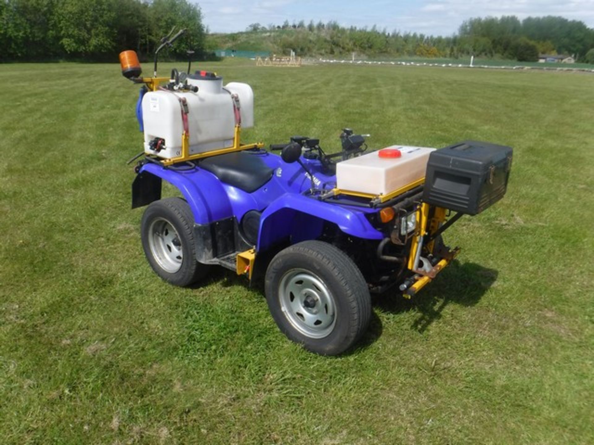 YAMAHA 2WD quad with sprayer and tanks 25941km (not verified) V5 --here - Image 2 of 6