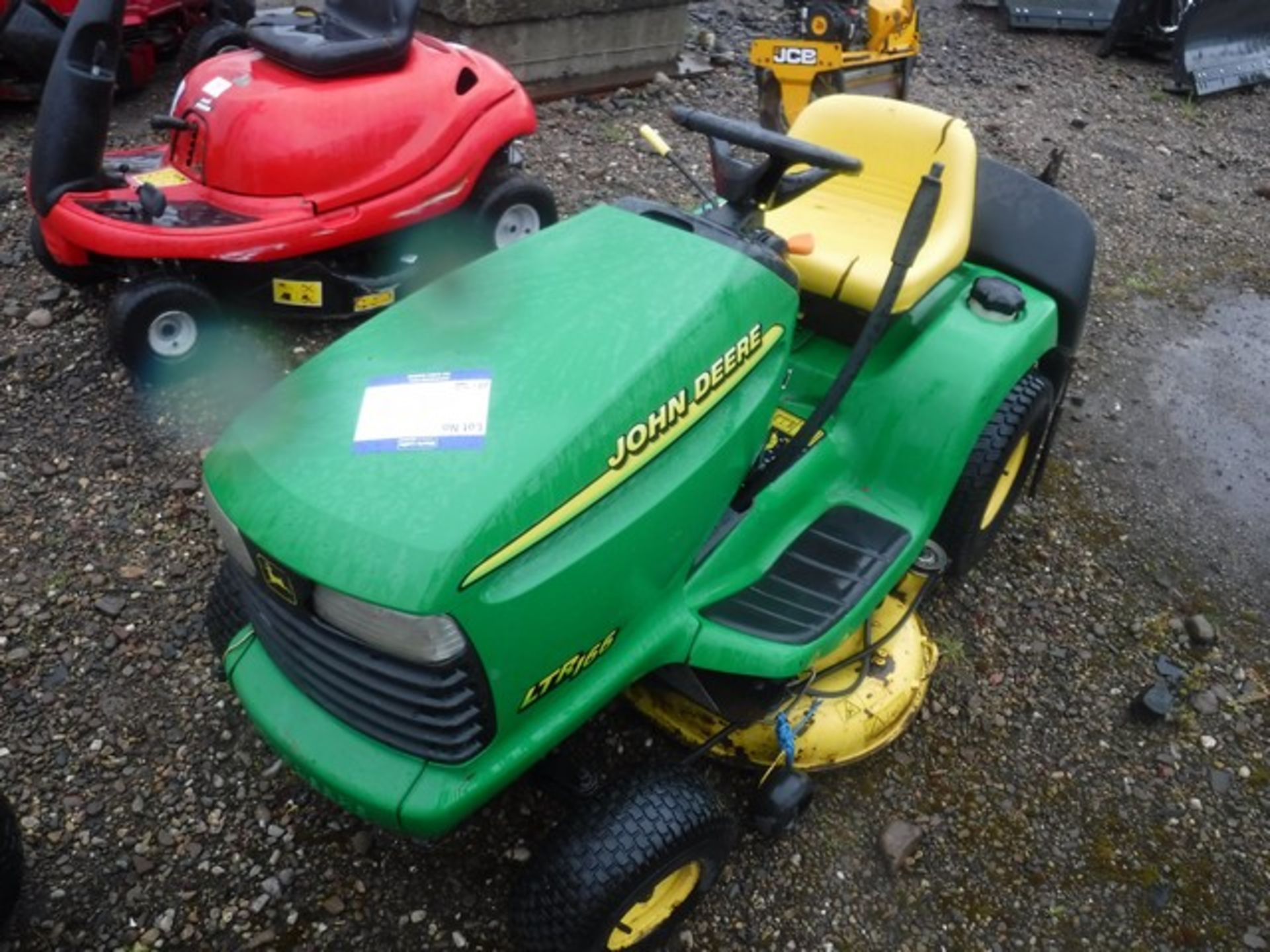 JOHN DEERE LTR ride on mower. No grassbox. Attention required to deck.