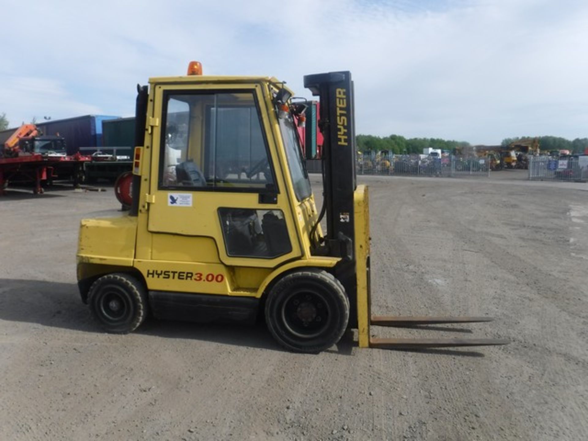 1999 HYSTER H3.00 LPG forklift 4451 hrs (not verified) SN - H177B09206W Asset - 727-9313 - Image 4 of 10