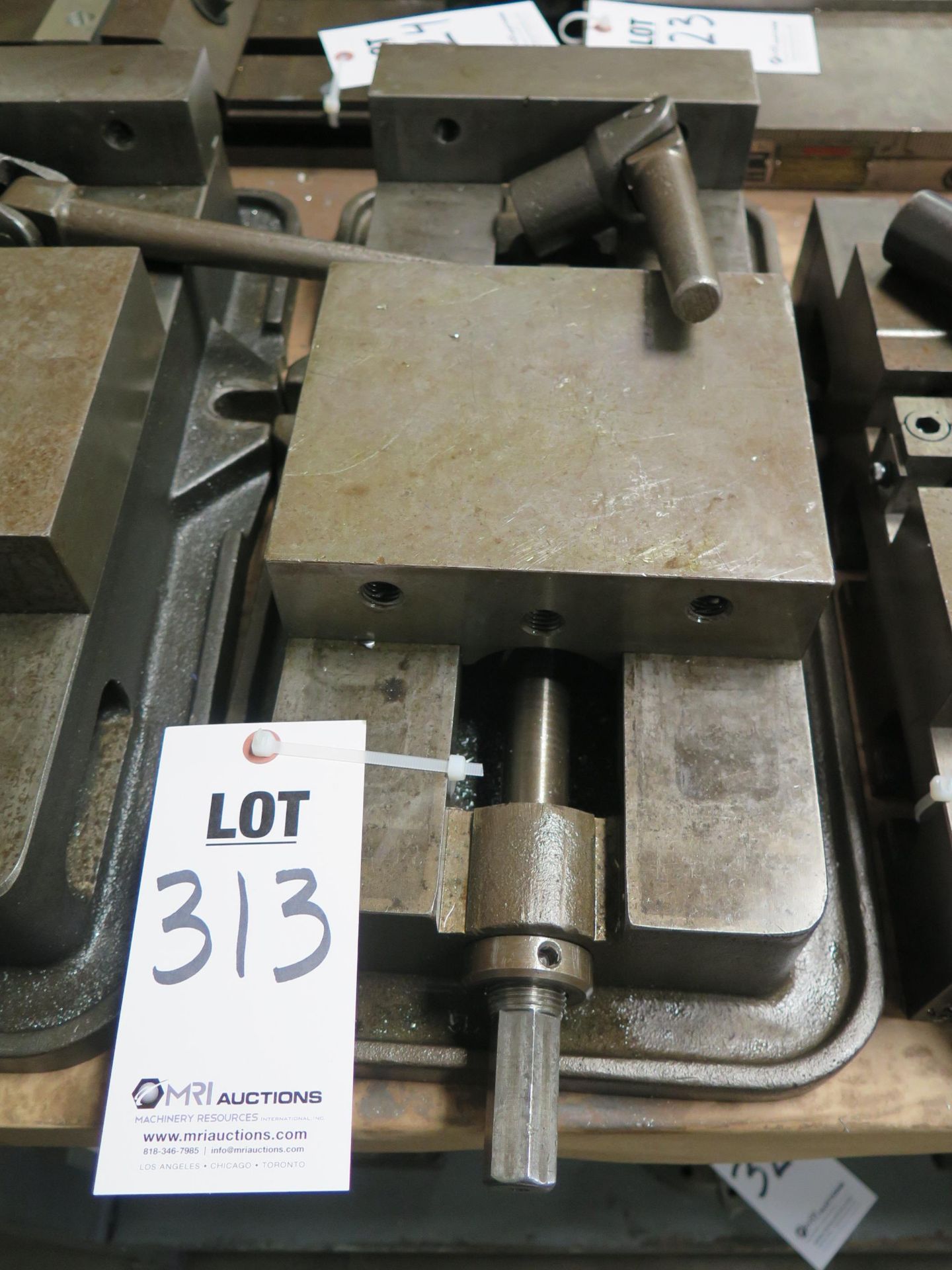 KURT 8" ANGLE-LOCK VISE