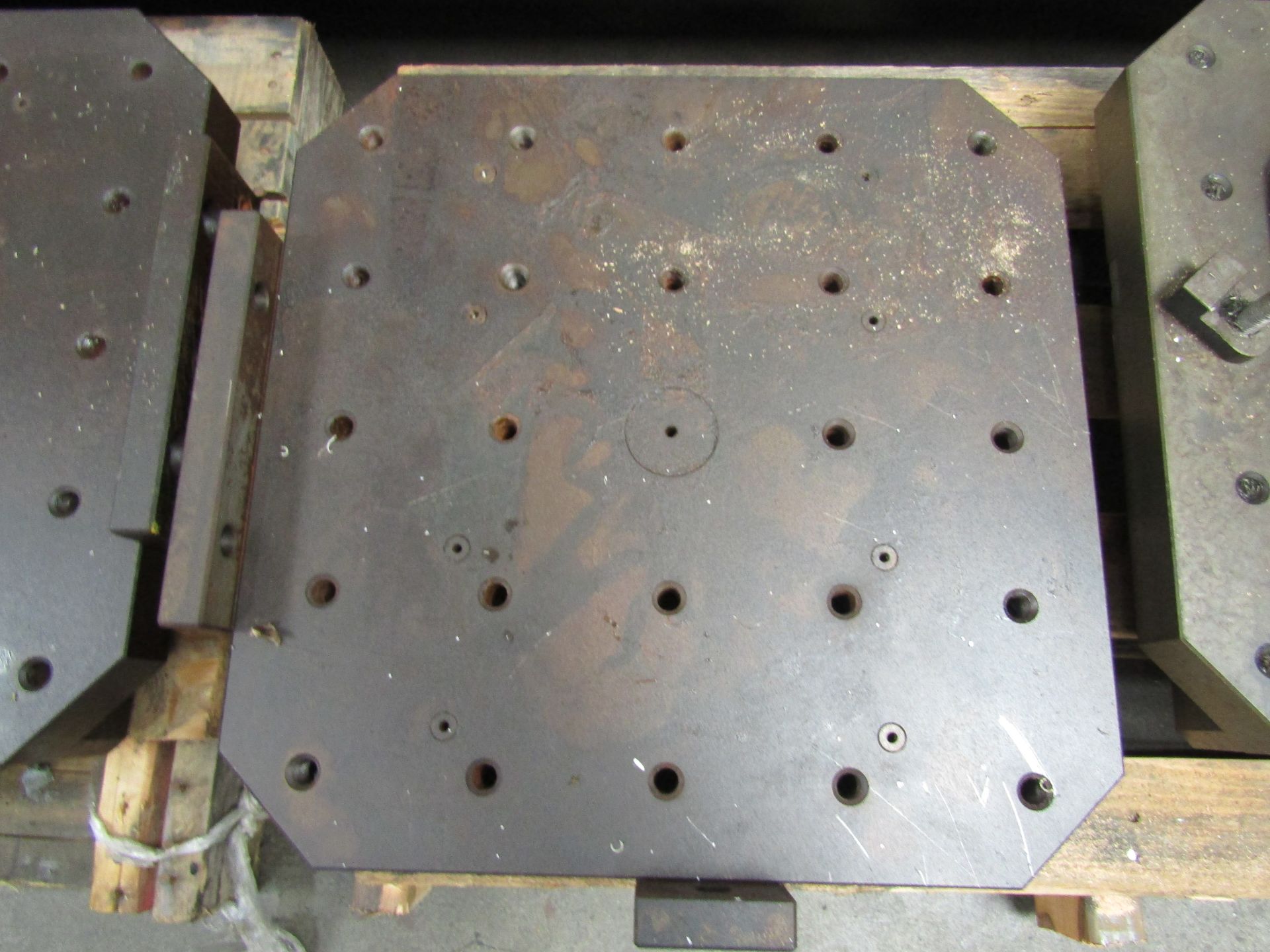 MORI SEIKI 19 3/4" X 19 3/4" PALLETS (2) - Image 3 of 3