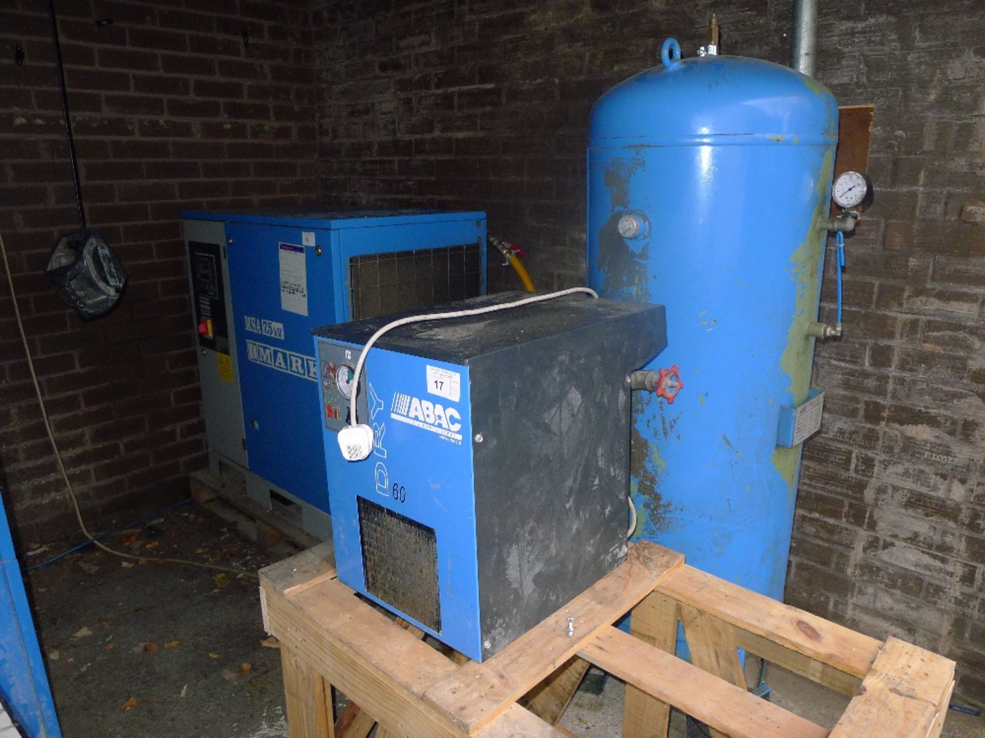 1 compressor by MARK type MSA 7.5kw, 8 bar, 3ph with an ABAC air dryer type Dry 60 and a Compair