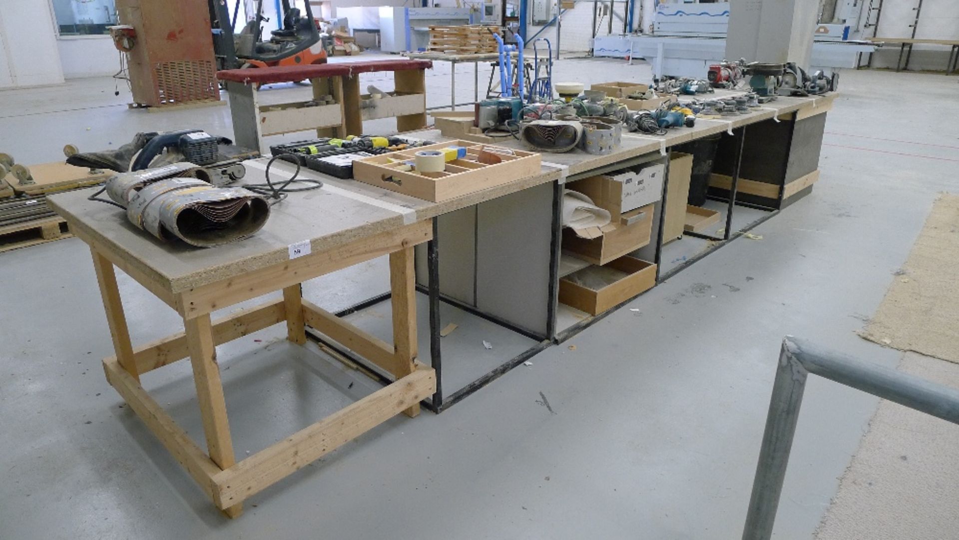 1 large work bench - Image 2 of 2