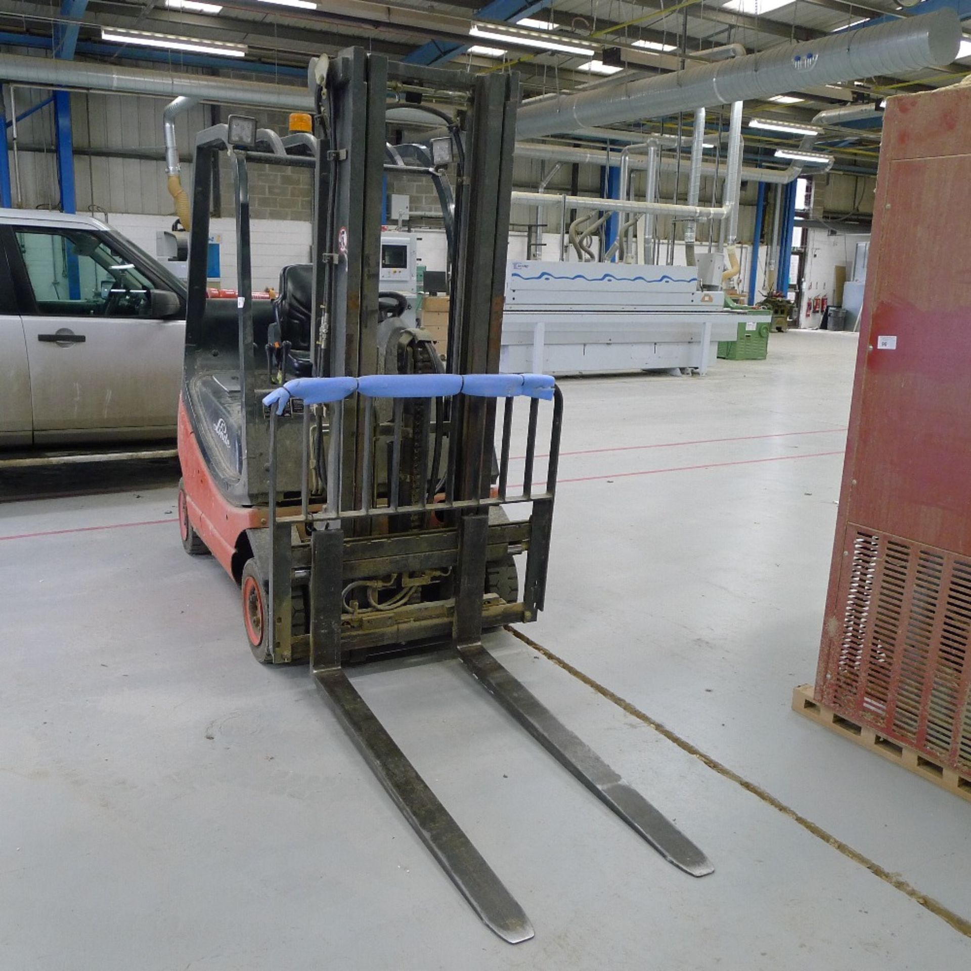1 LPG forklift truck by Linde type H16T-03, YOM 2004, s/n H2X350R02297, capacity 1600kg, 2502 - Image 3 of 10