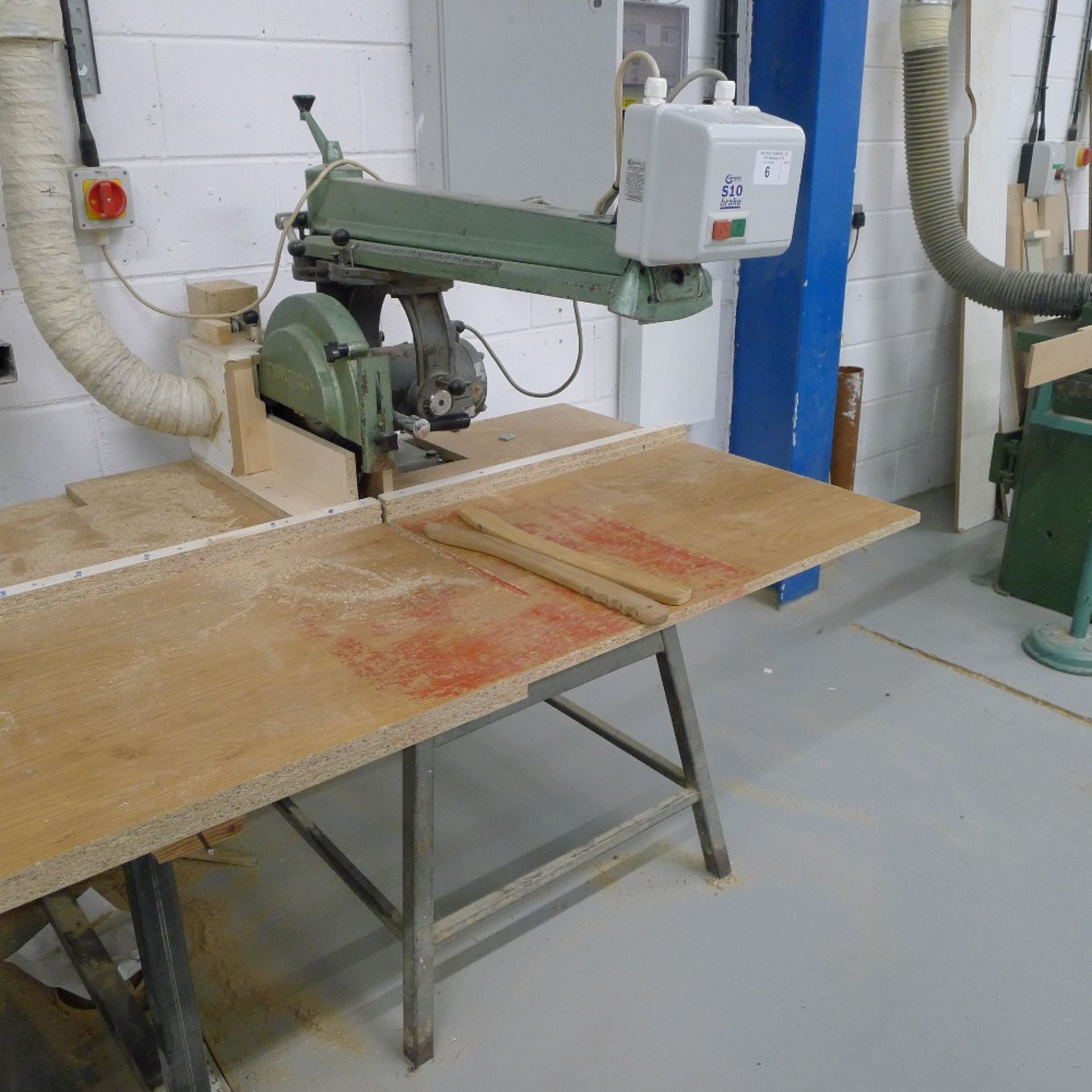 1 radial arm cross cut saw by Multico type 02/3, s/n 1146, 3ph, also included is the store rack / - Image 2 of 5