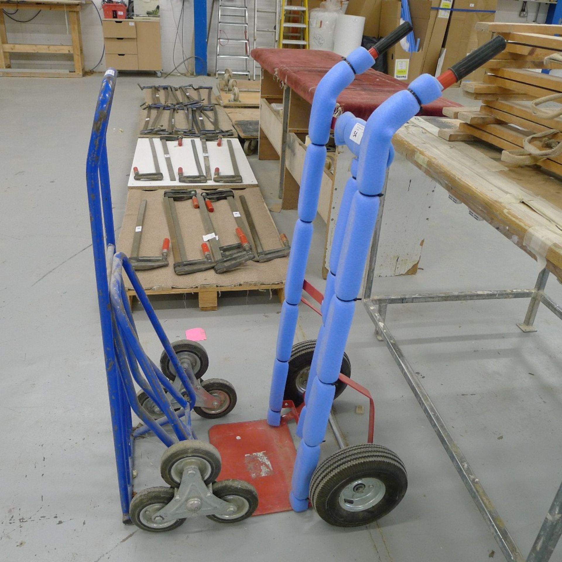 1 set of sack trucks and 1 set of tri wheel stair climbing sack trucks - Image 2 of 2