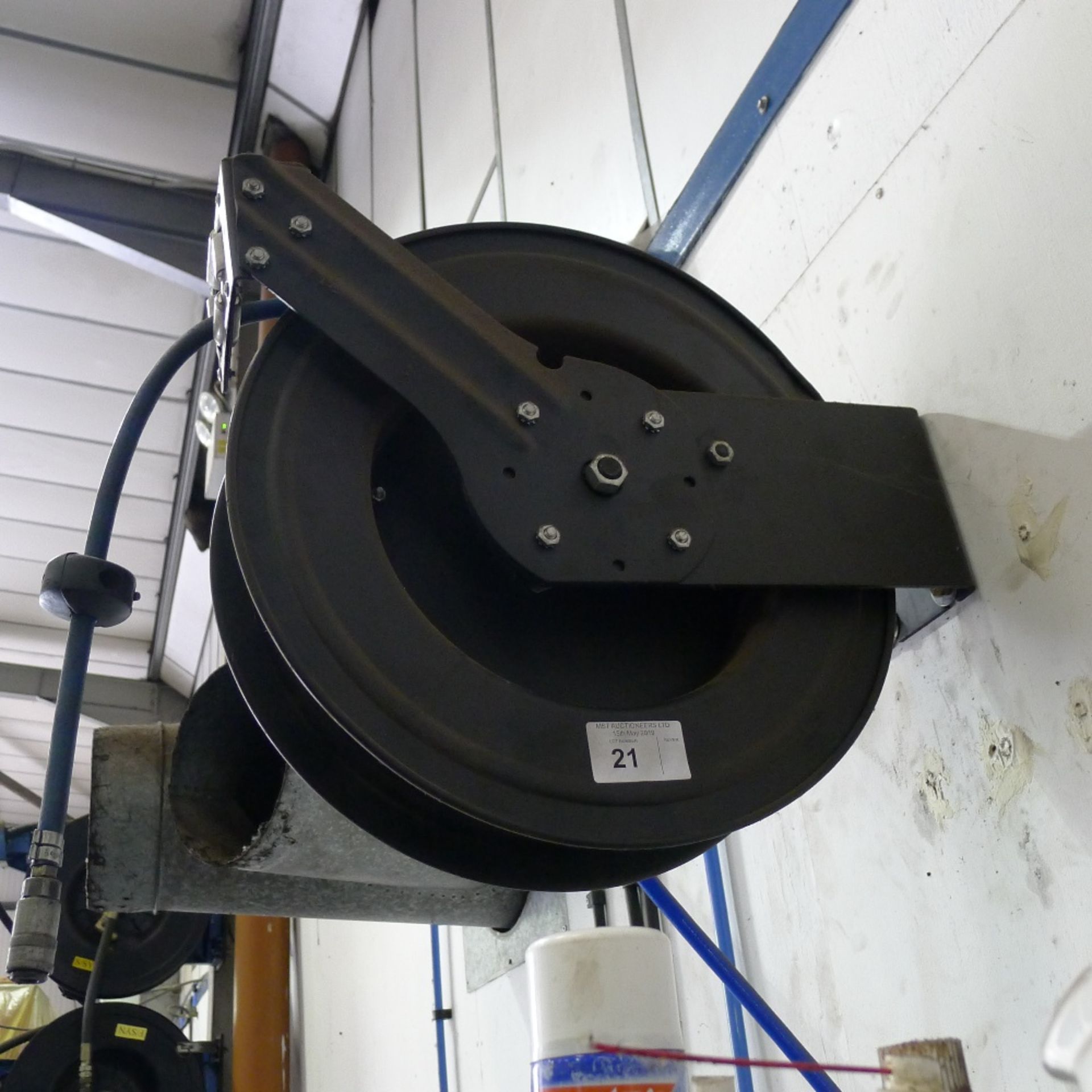 1 wall mounted retractable air hose on metal reel by Bergen - Image 2 of 2