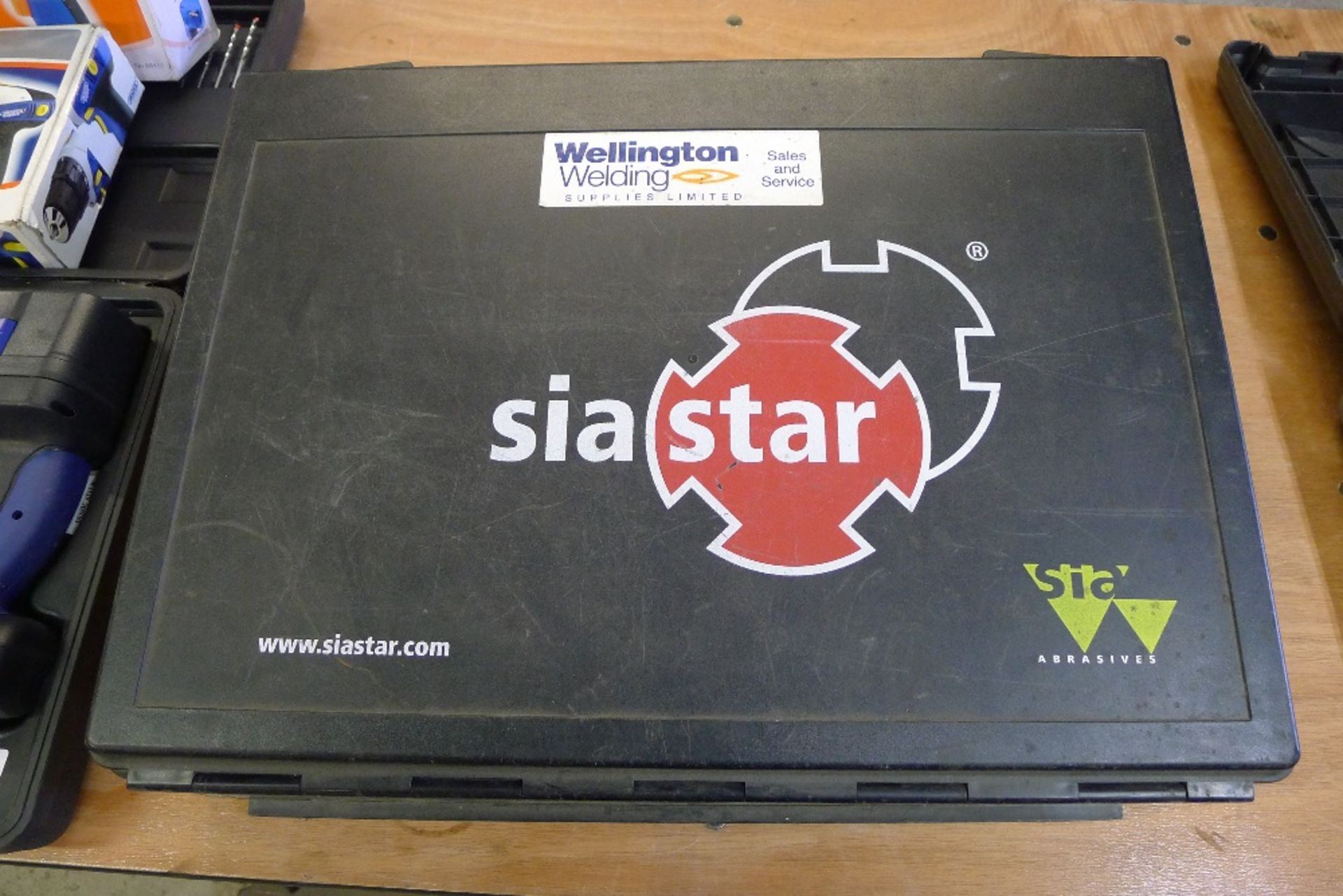 1 pre-weld cleaner / polisher by Siastar type UWG 8R, 110v supplied in plastic carry case with - Image 5 of 5