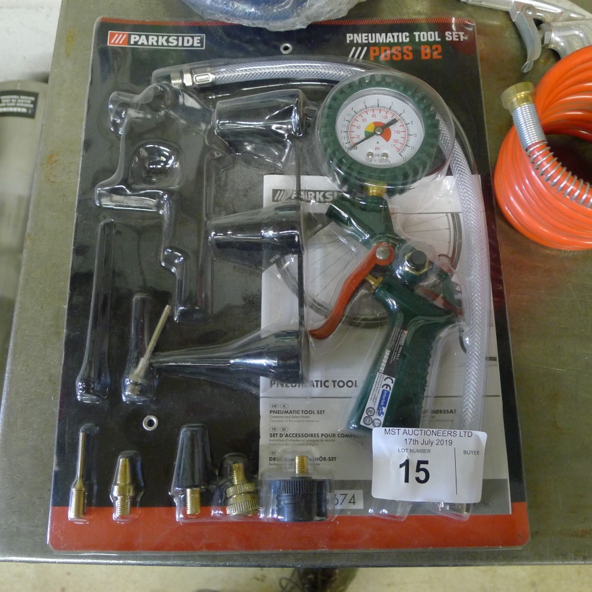 1 Parkside 20m air hose reel, 1 incomplete Parkside air tool set, 1 length of Powerfix air hose - Image 4 of 5