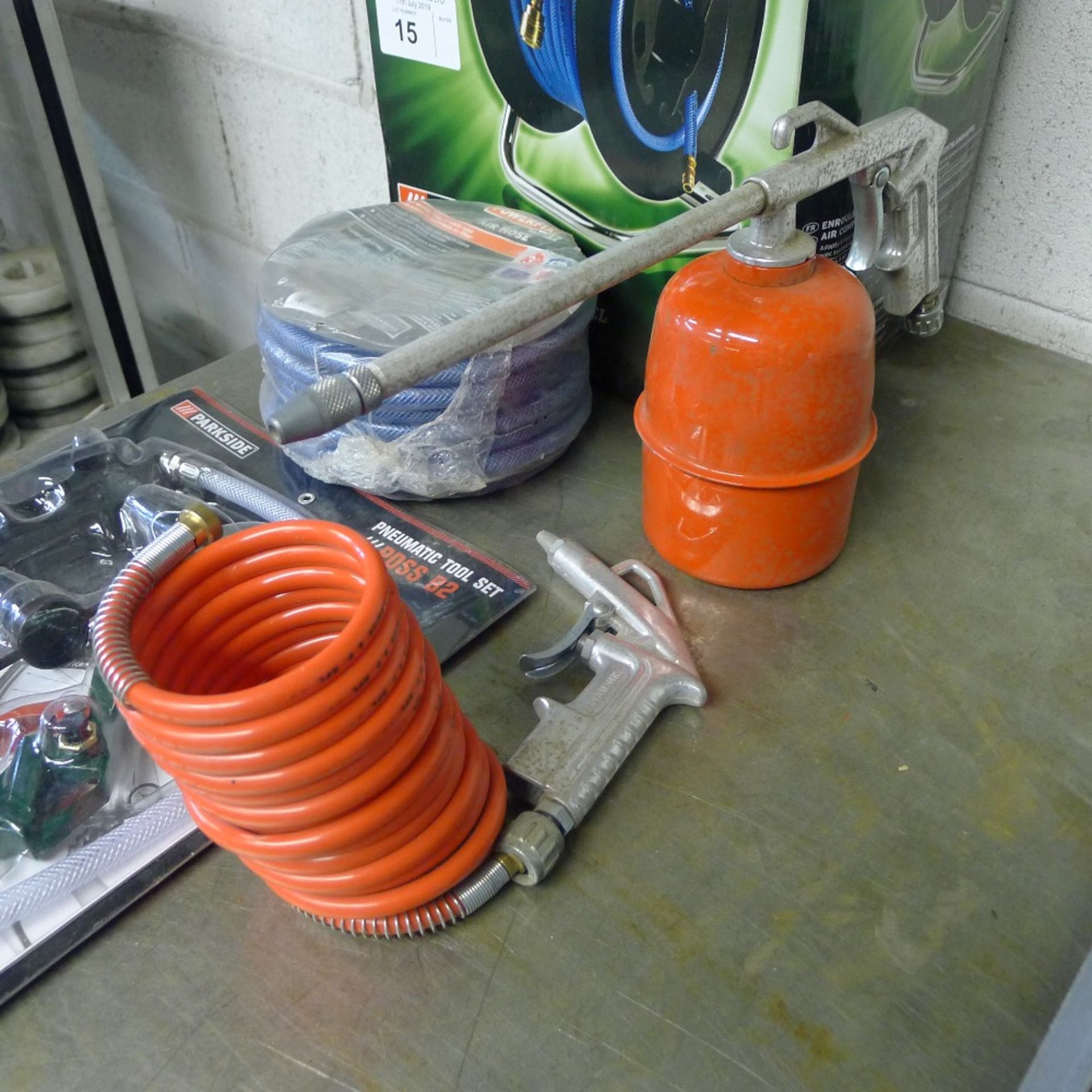 1 Parkside 20m air hose reel, 1 incomplete Parkside air tool set, 1 length of Powerfix air hose - Image 5 of 5