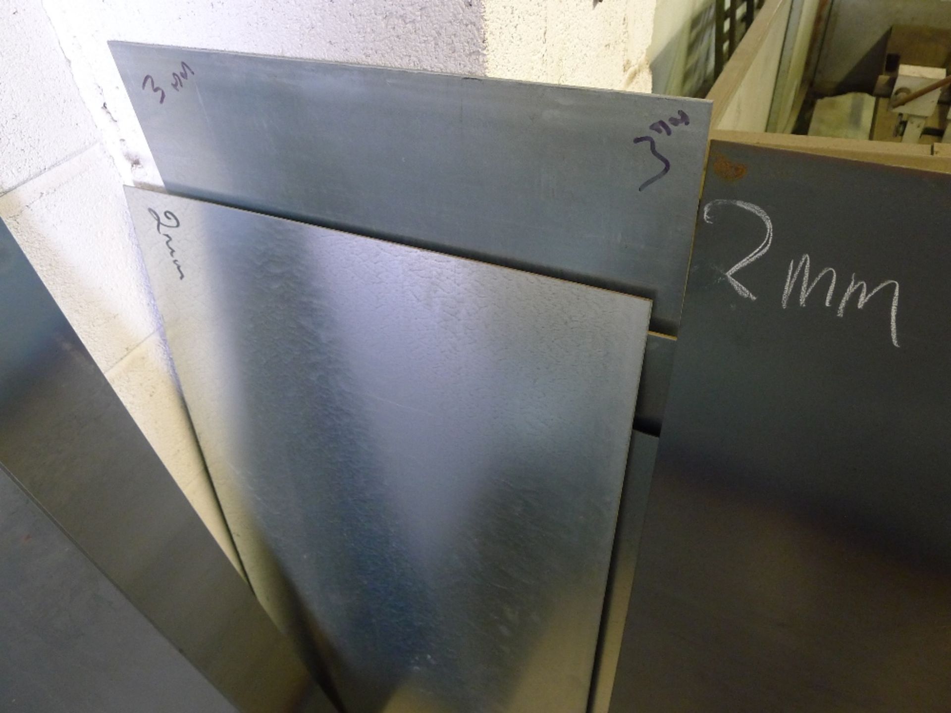 8 various sized sheets of steel mainly 2 and 3mm - Image 3 of 4