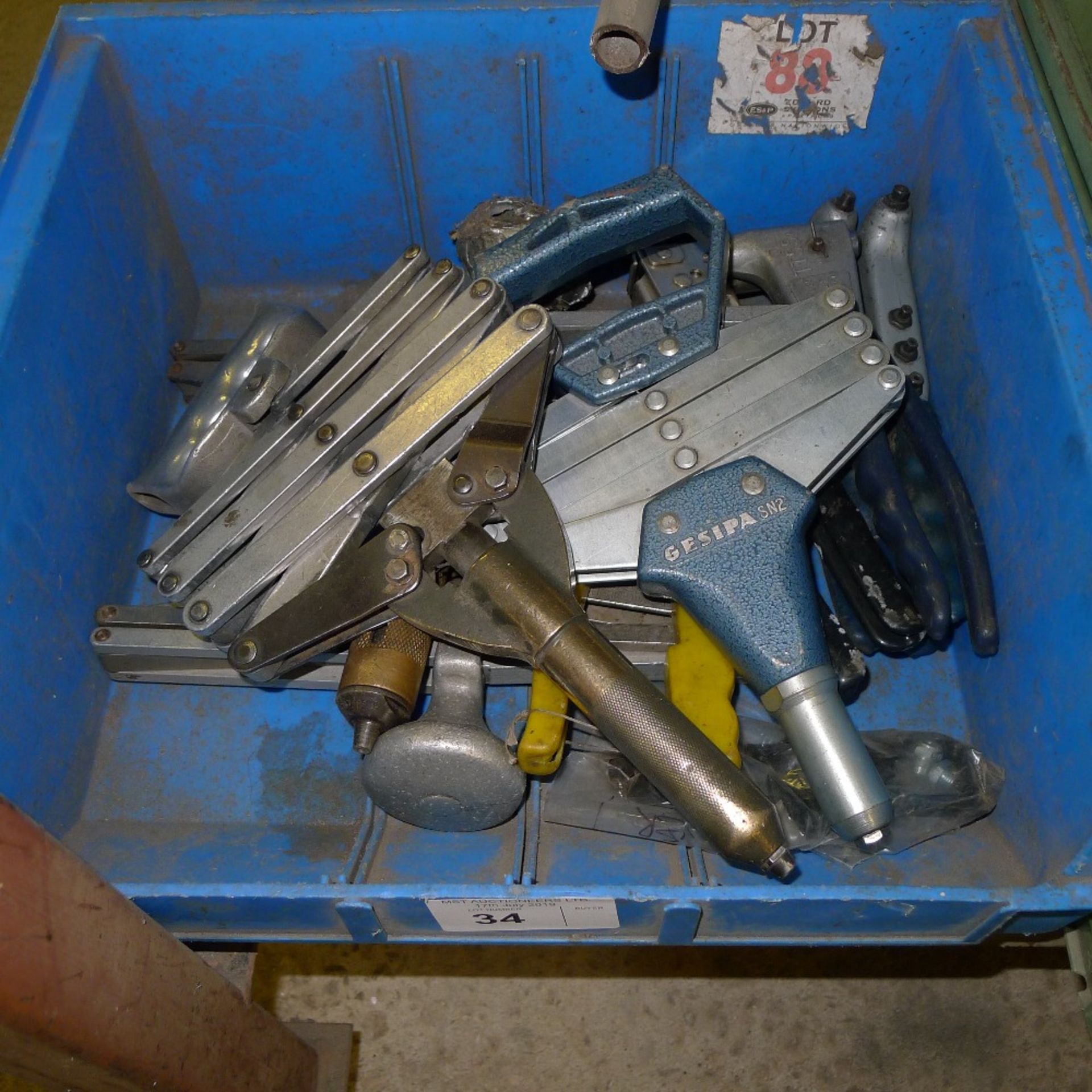 a quantity of various rivet guns, rivets, pop guns and pop nuts - Image 2 of 4