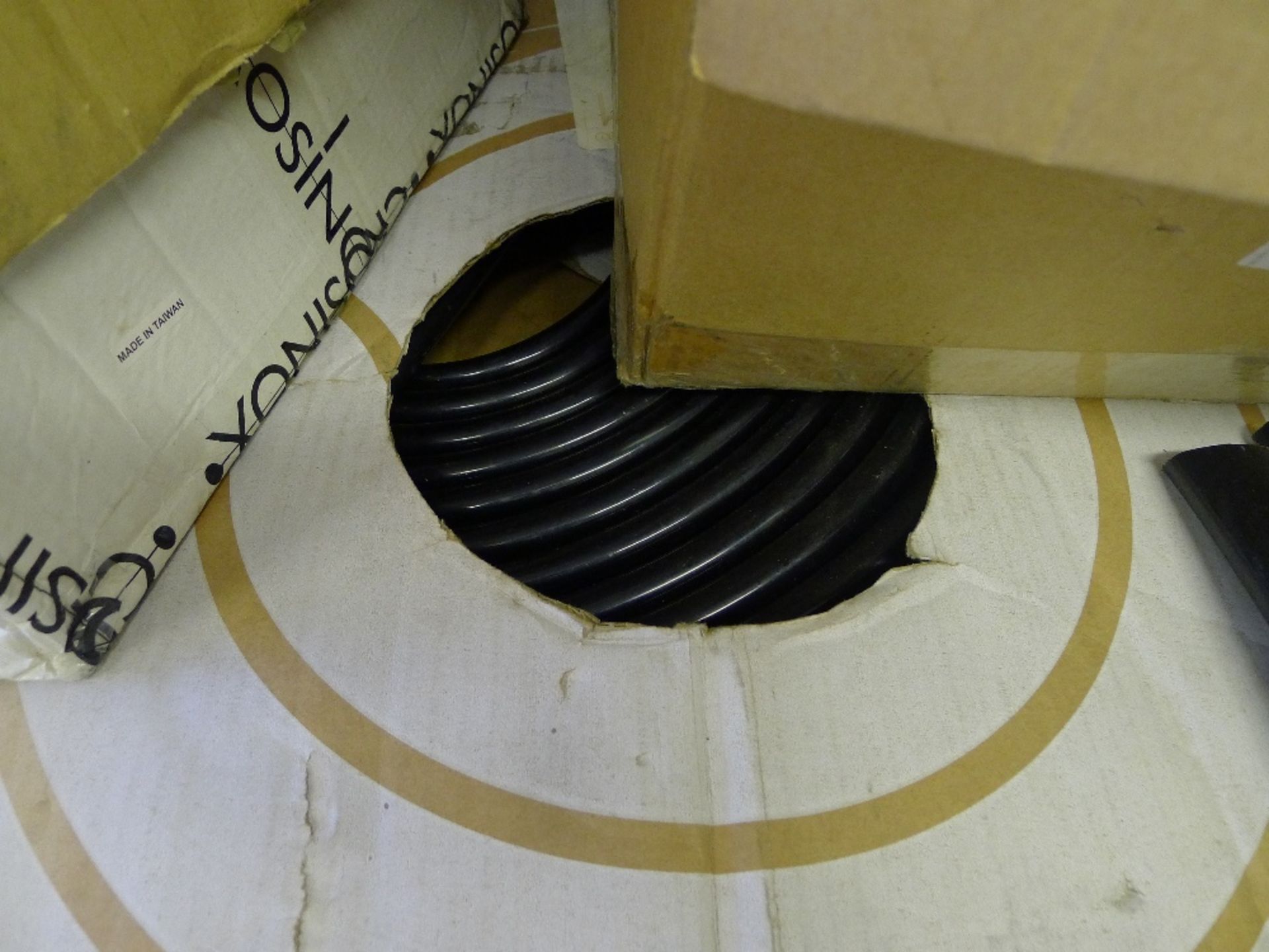 A quantity of rubber edging and heat shrink hand rail cover - Image 5 of 5