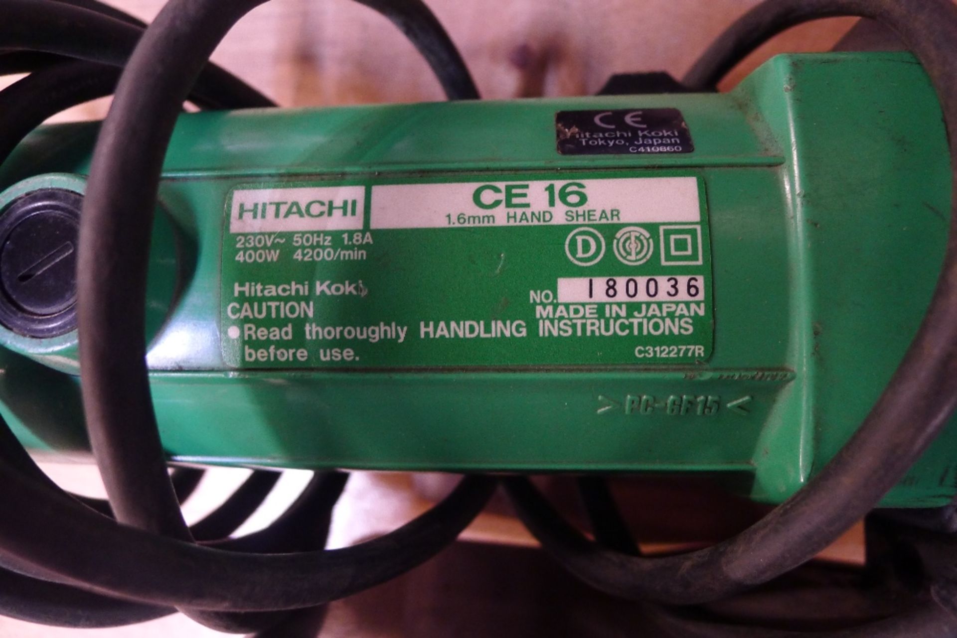 1 Hitachi hand held metal nibbler / shear type CE16, 240v and 1 Black & Decker hand held nibbler / - Image 3 of 5