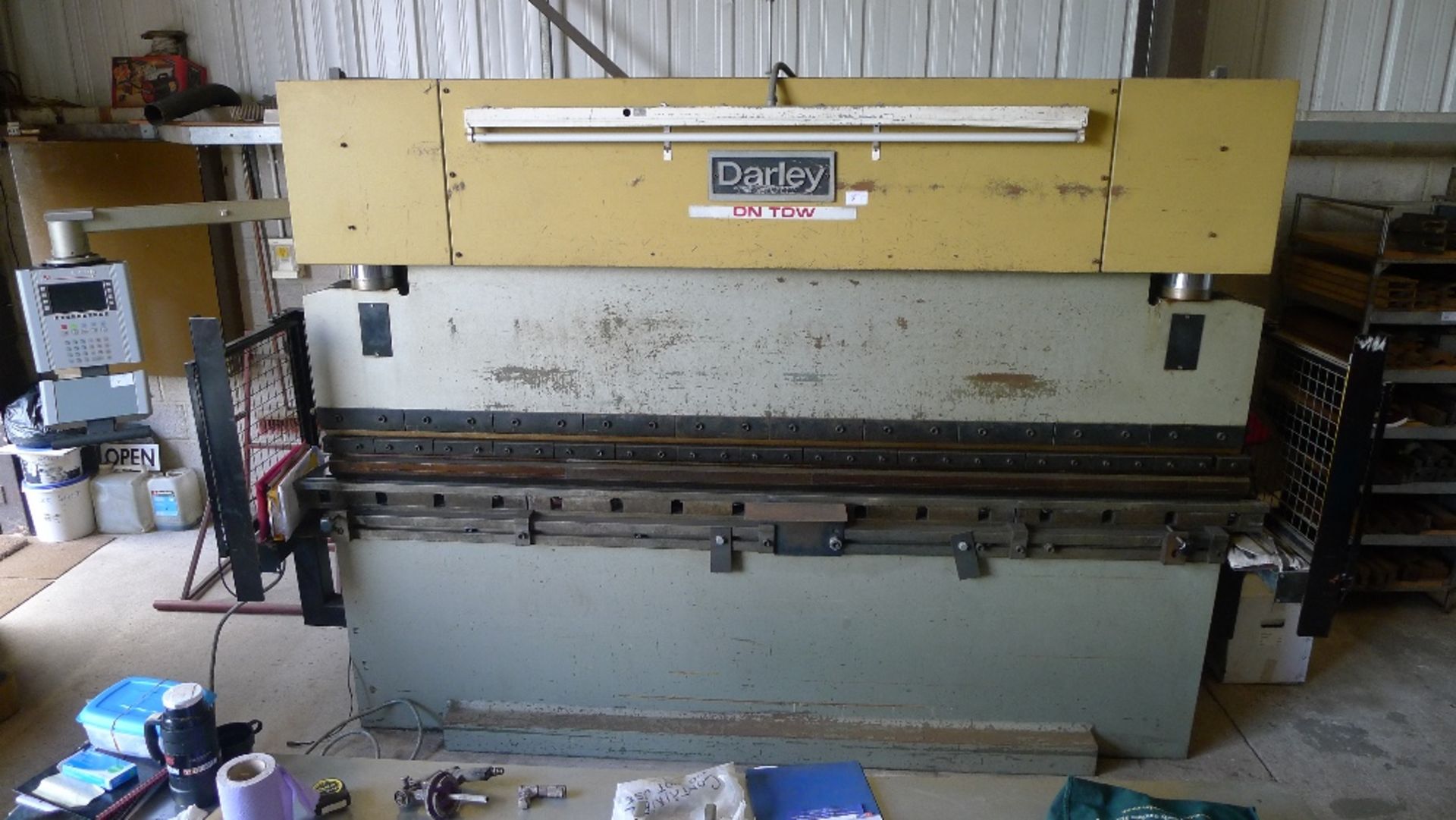 1 Darley press brake model EHP110 31/25, machine number 12763, YOM 1986, bending pressure 1100kN,