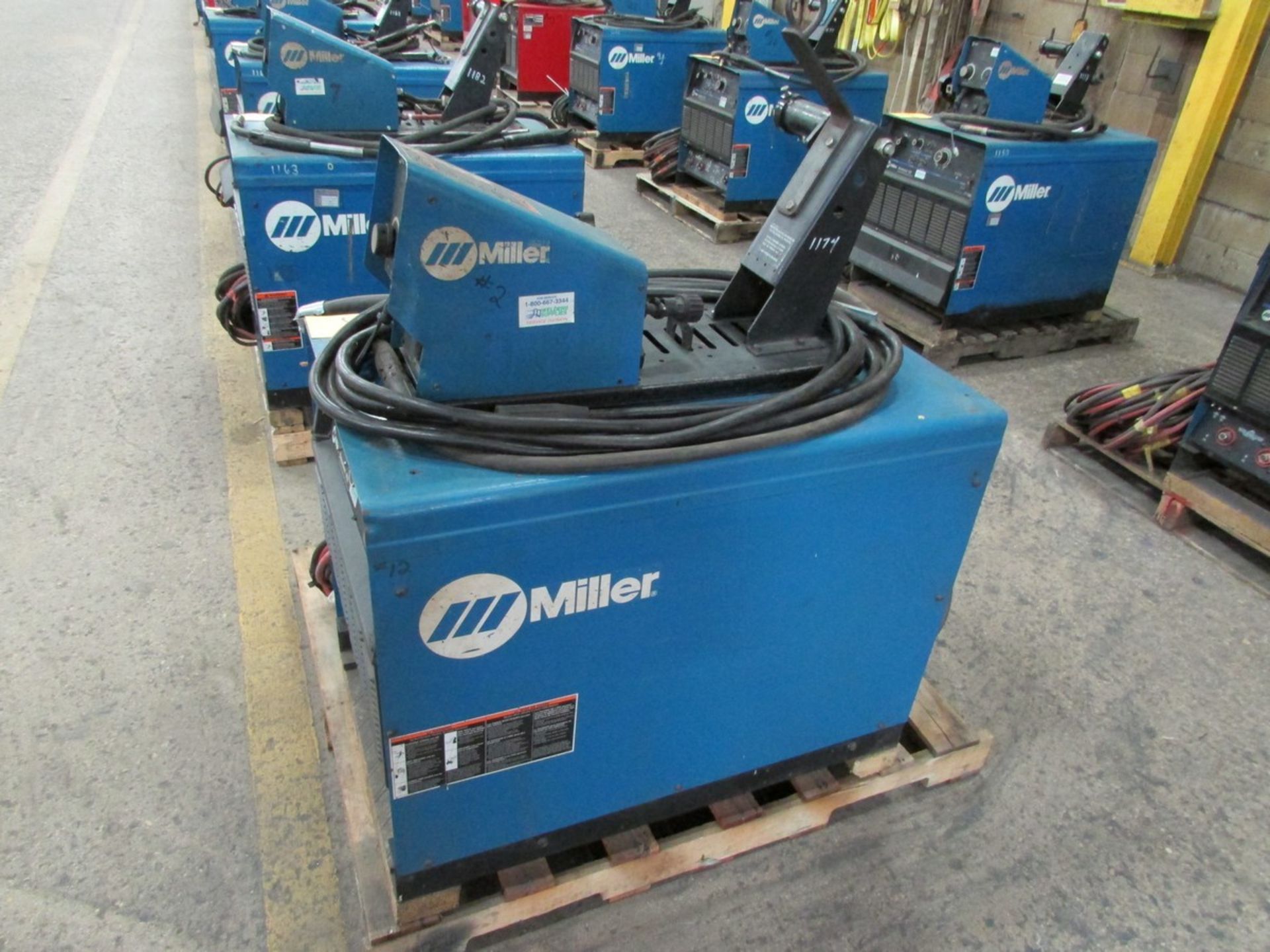 Miller Dimension 452 welder, s/n LH010929C c/w 70 Series 24V wire feed welding gun w/ generous - Image 3 of 3