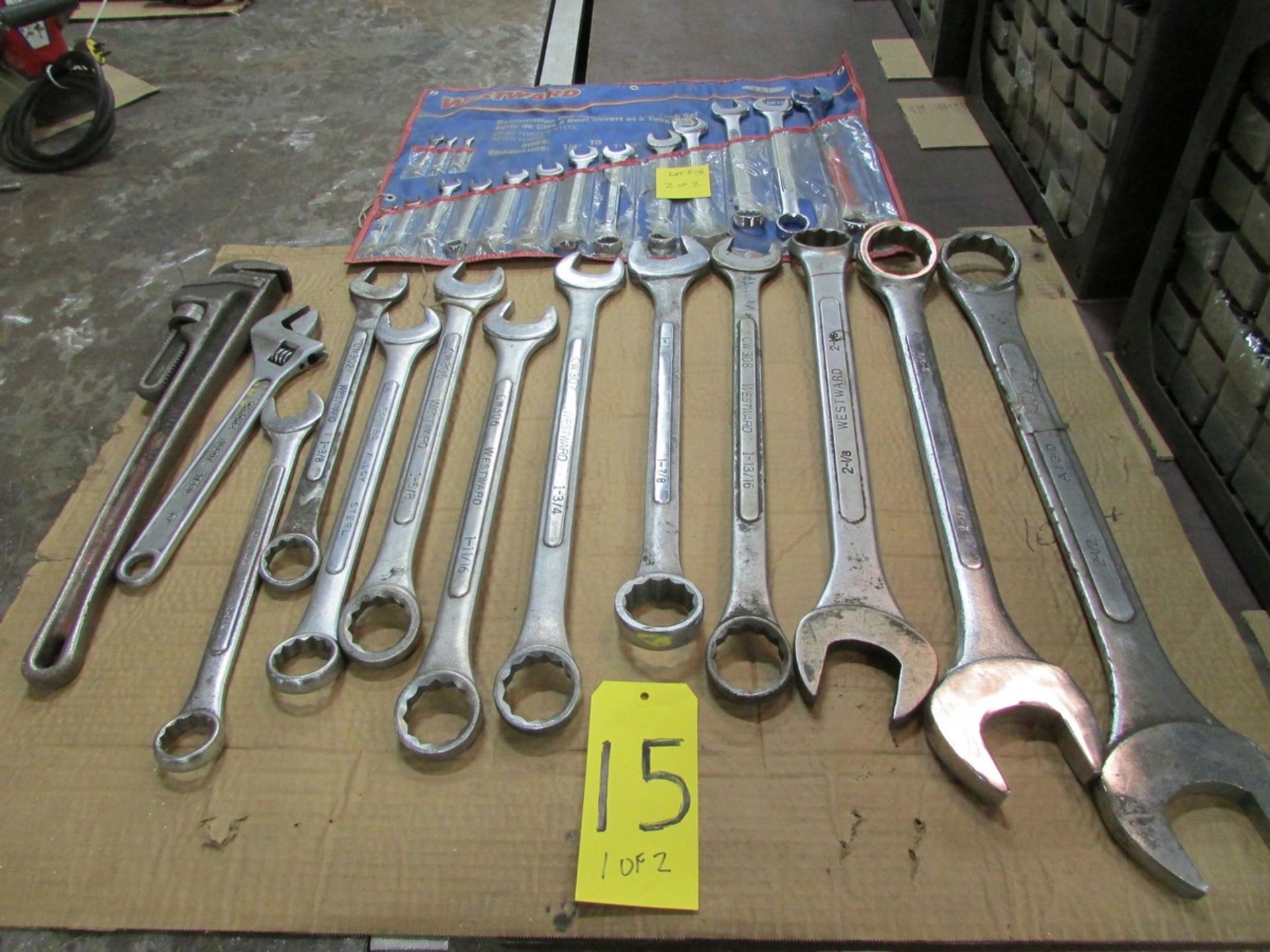 Box end wrenches from 1/4'' to 2 1/2'' with adjustable wrench and pipe wrench