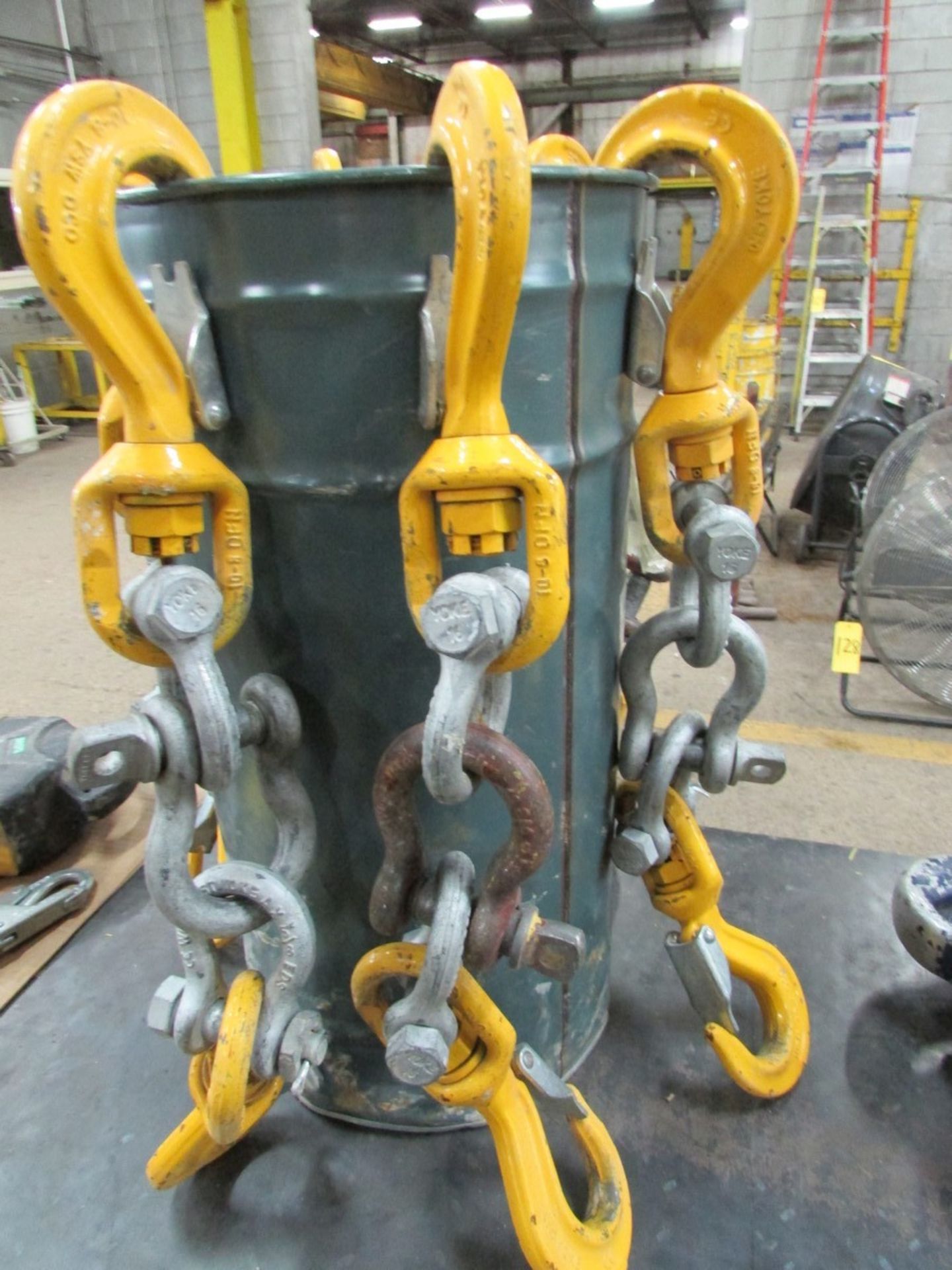 Six clevis shackle and swivel hooks (12 hooks and 15 shackles) - Image 2 of 3