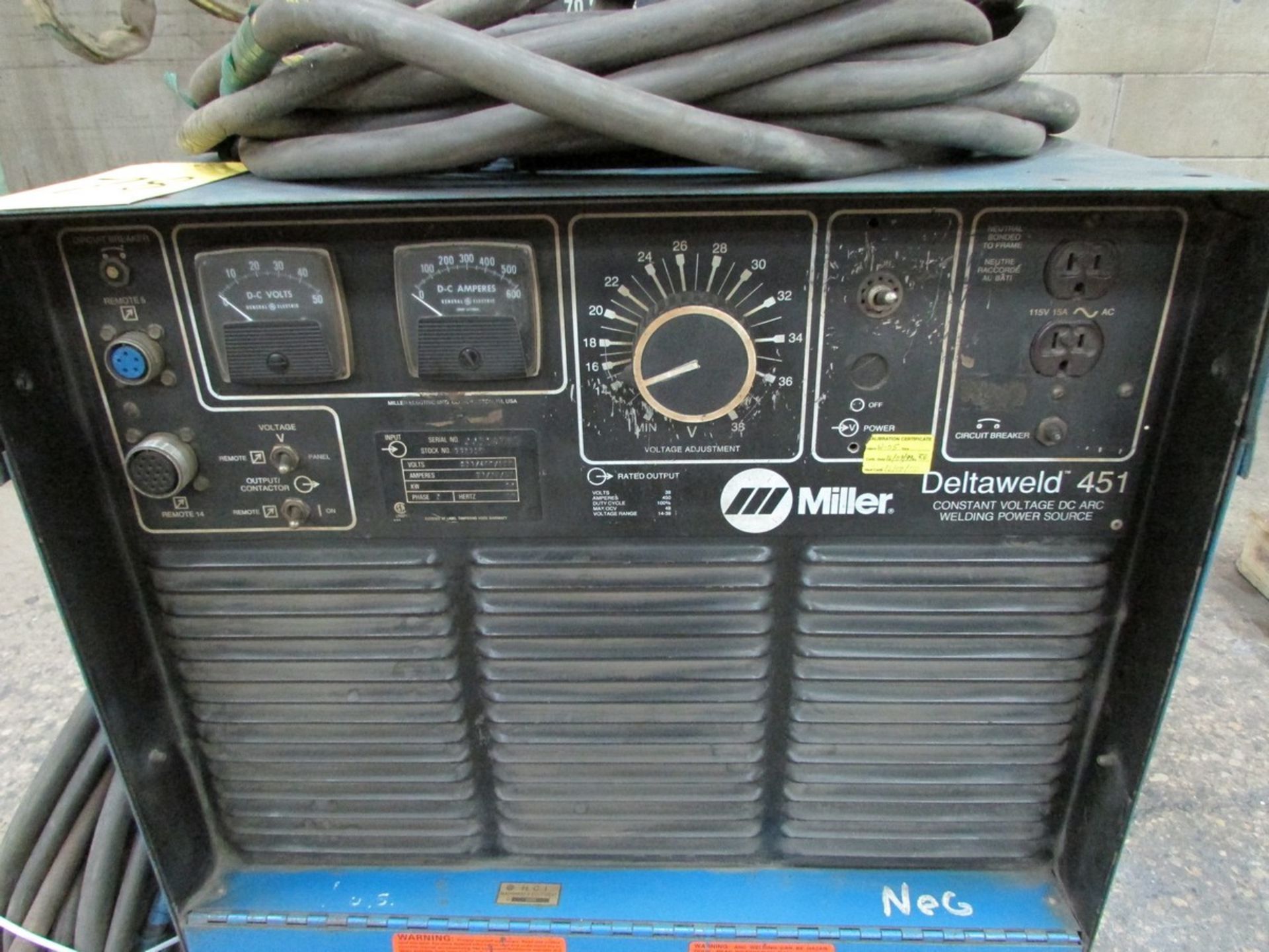 Miller Delta Weld 451 c/w 70 Series, s/n JJ514768 w/ 24V wire feed and ground cable - Image 2 of 4