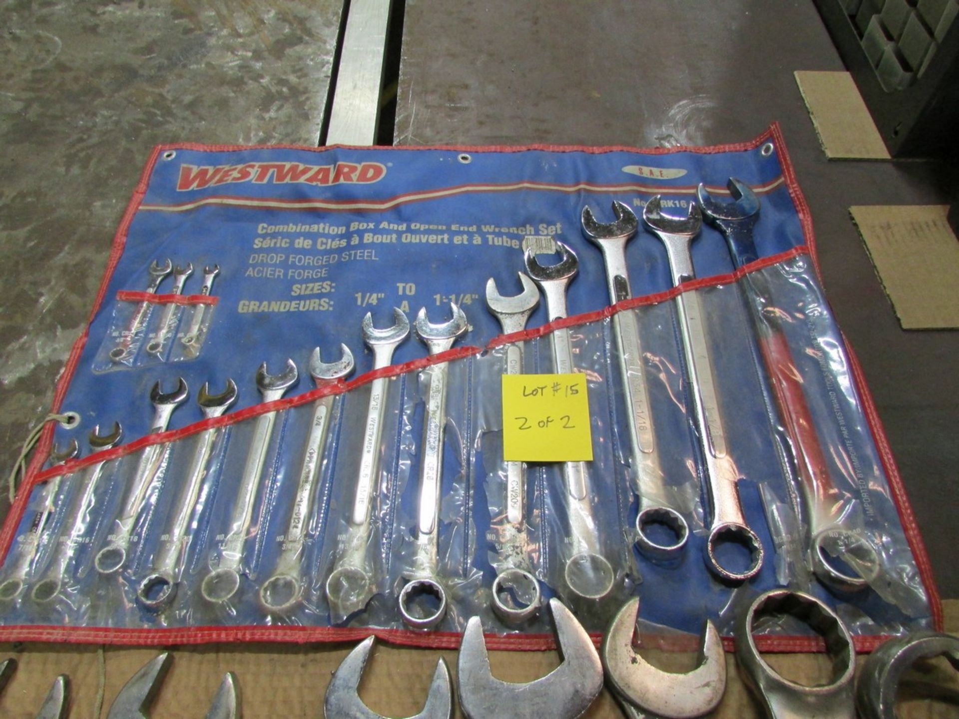 Box end wrenches from 1/4'' to 2 1/2'' with adjustable wrench and pipe wrench - Image 2 of 2