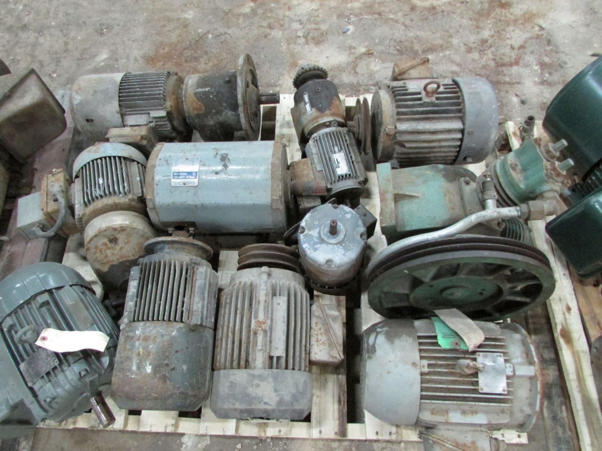 Three skids of various sized elec. motors - Image 2 of 3