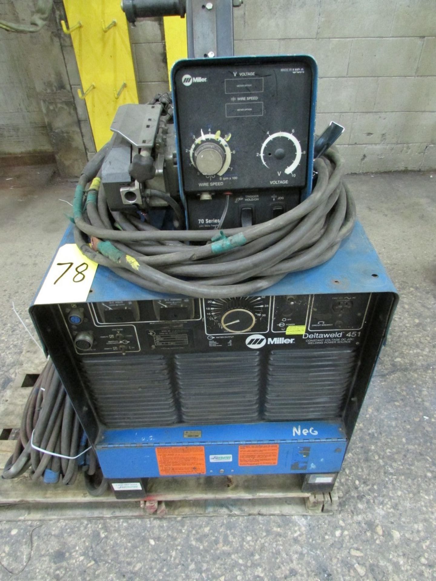 Miller Delta Weld 451 c/w 70 Series, s/n JJ514768 w/ 24V wire feed and ground cable