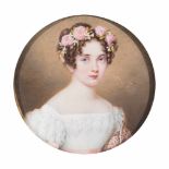 Portrait eines jungen Mädchens mit Rosen im Haar. Auf Elfenbein. 1. H. - Mitte 19. Jh.