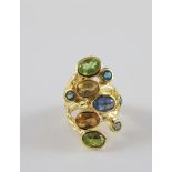 Cocktailring. Peridots, Saphir-Cabochon, Citrine und Topase London blue in Vermeilfassung (