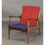 Lounge Chair. Organisch geformtes Gestell mit losen Kissen. Teak (massiv). Entwurf Eric Andersen für