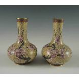 Paar kleine Cloisonné-Vasen. Gelber Fond mit Prunusblütenzweigen. China. H 13 cm