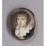 Knabenportrait (als Armbandschließe) mit weißem Spitzenkragen. Auf Elfenbein. Um 1810, Oval, 3,9 x