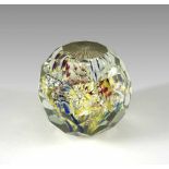 Paperweight. Wabendekor. Bayer. Wald. Ø 8 cm