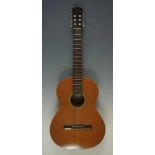 Gitarre. Etikett "Alhambra Muro del Alcoy Spain, Mod. 3 C 1985, No. 000637
