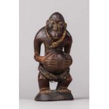 Affenfigur der Bulu. Kamerun. H 23 cm