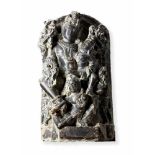Uma-Mahesvaramuti-Stele.Das göttliche Paar Shiva und Parvati in Lalita-Asana-Haltung. Reicher