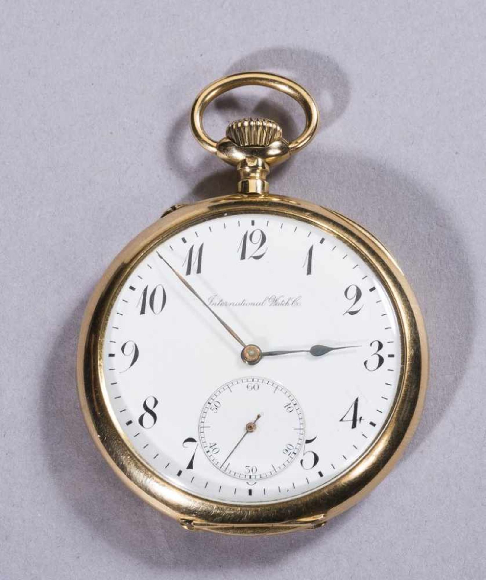 Feine goldene IWC-Taschenuhr, 14 ct. Emailzifferblatt, glatter Schalenrand (unbed. St.), rs.