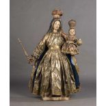 Madonna mit Kind. Holz, polychrom gefasst. Vermutlich Böhmen, um 1650. Später ergänzter Kopf der
