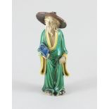 Bärtiger Mann. Polychrom glasierte Keramik-Figurine. China. H 23 cm- - -27.00 % buyer's premium on